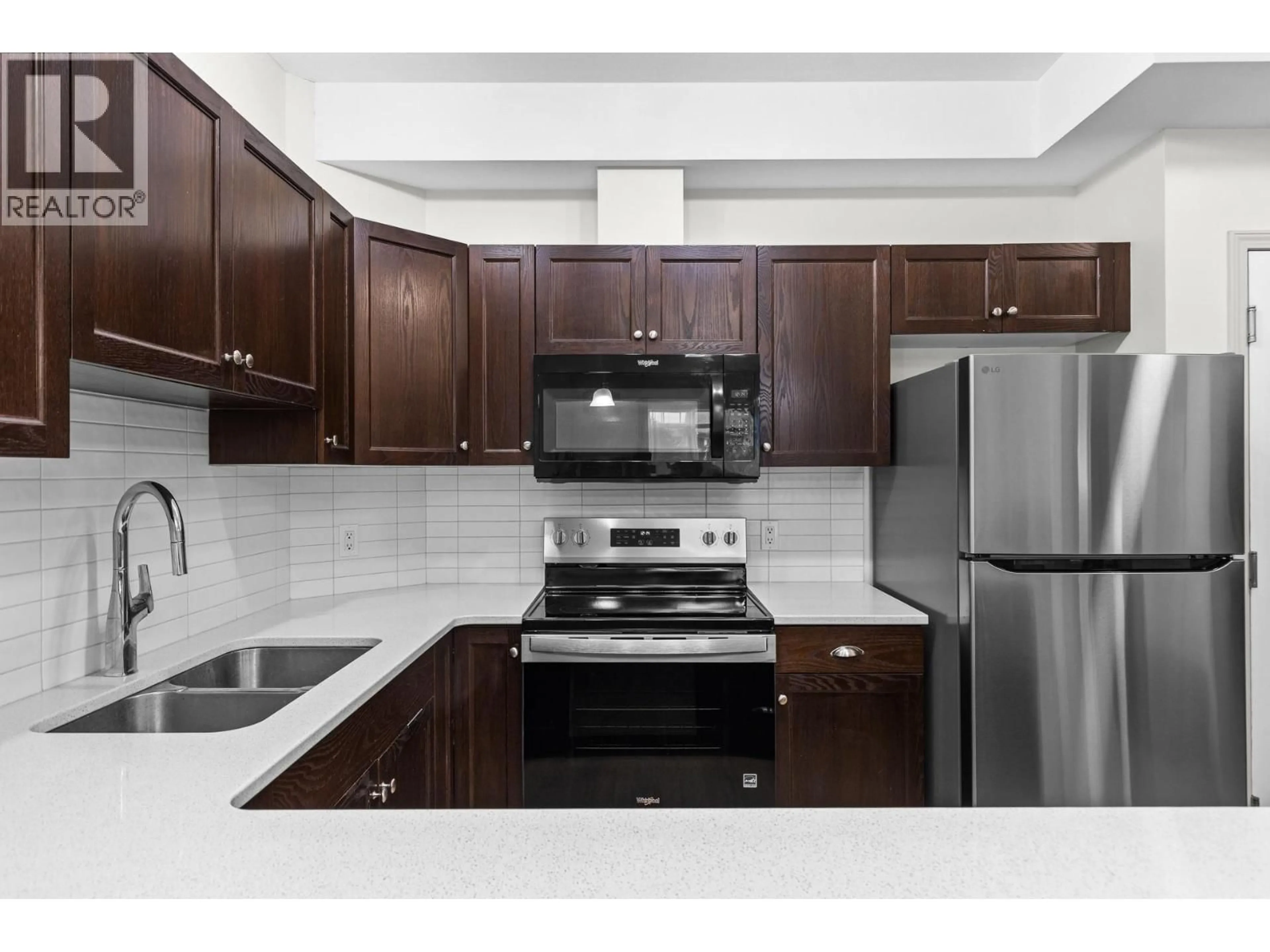 Standard kitchen, unknown for 119 - 250 HOLLYWOOD ROAD SOUTH, Kelowna British Columbia V1X3S9