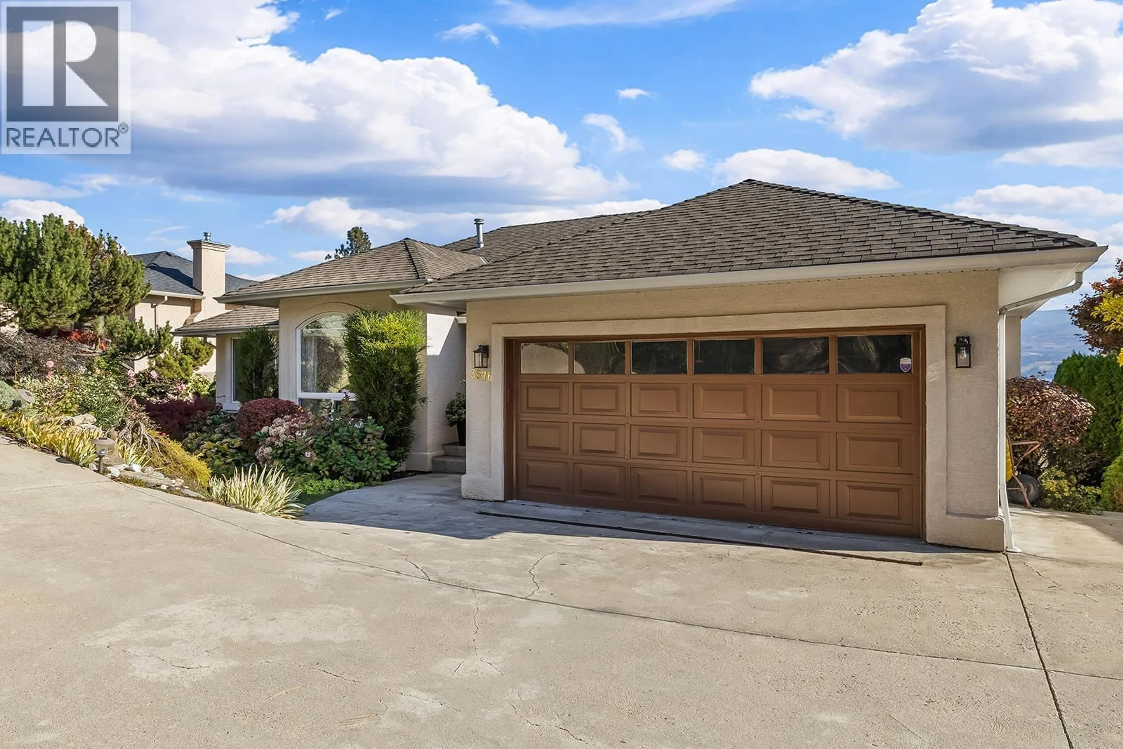 Indoor garage for 3576 APPLE WAY BOULEVARD, West Kelowna British Columbia V4T1Y7
