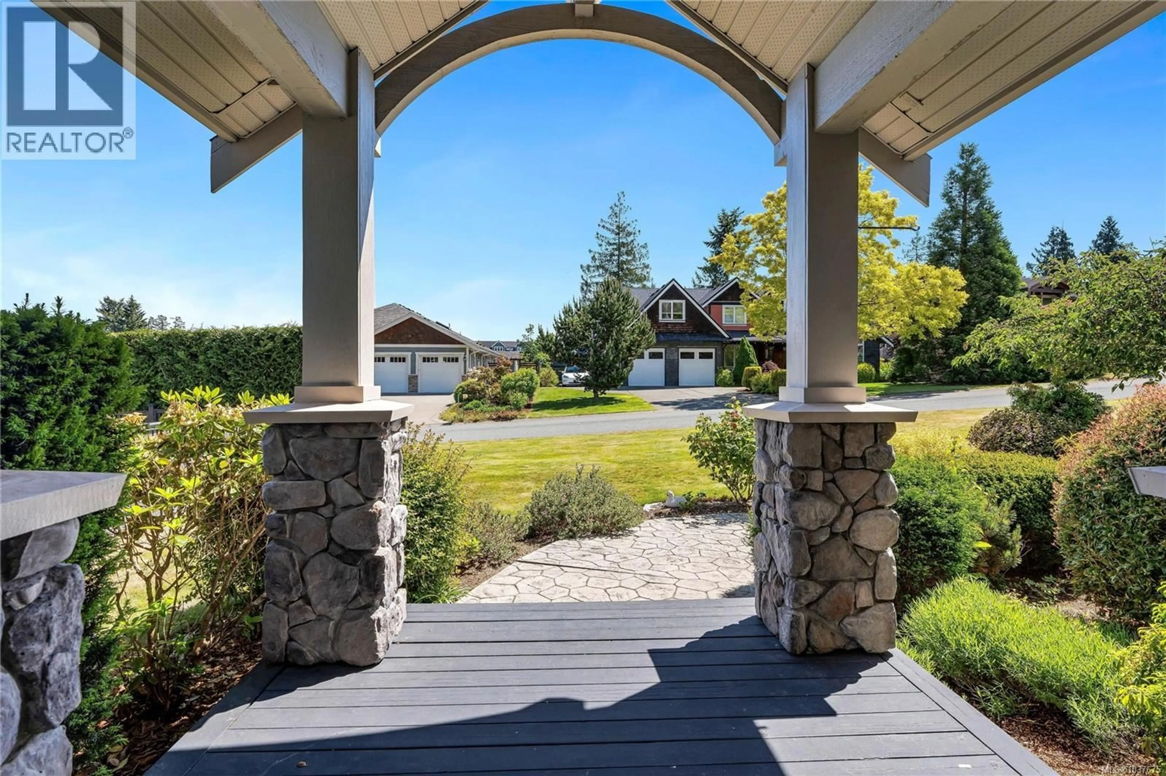 Patio, unknown for 2357 COOPERS HAWK RISE, Mill Bay British Columbia V0R2P4