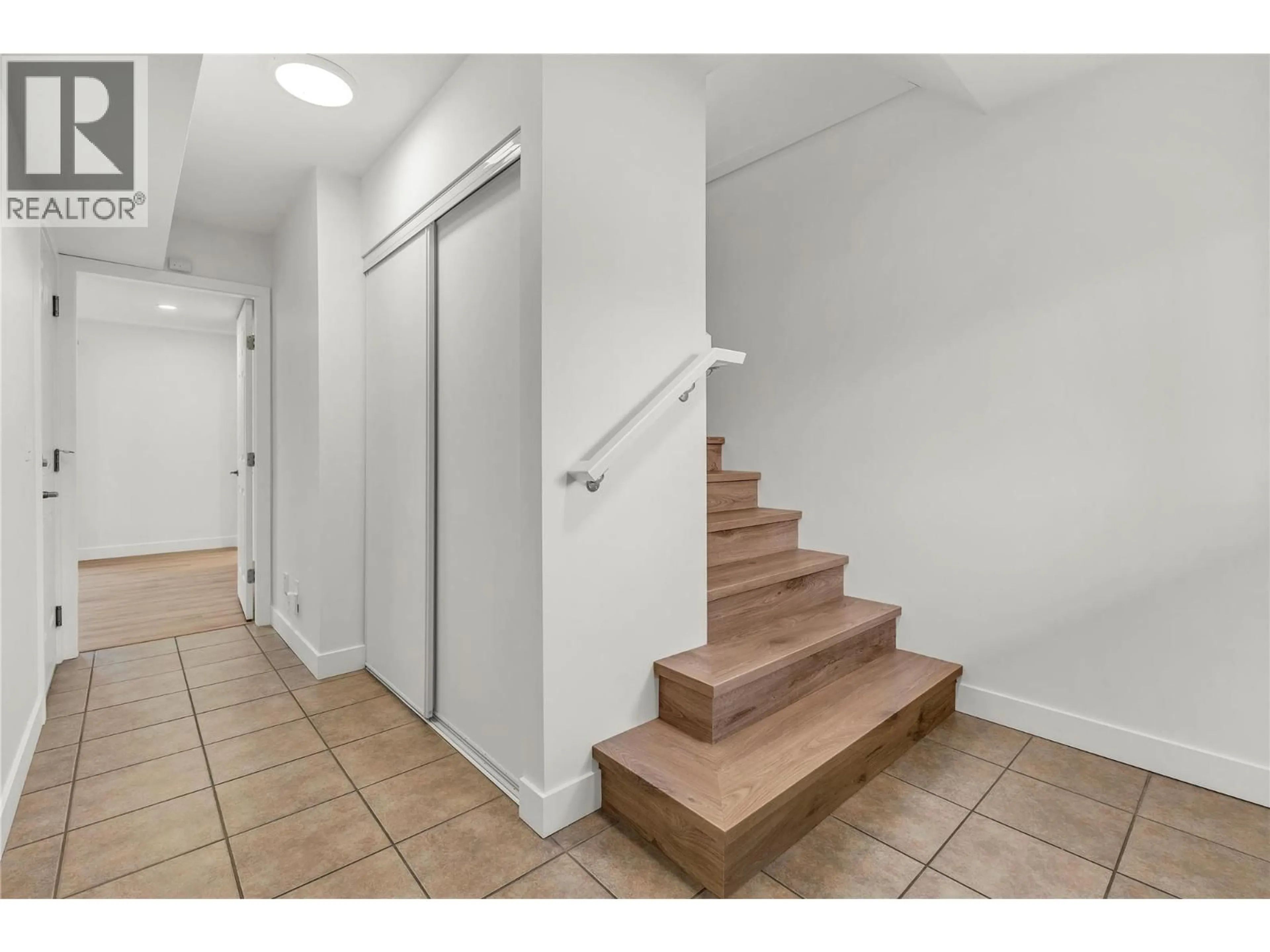 Unknown for 105 - 48 GALT AVENUE, Penticton British Columbia V2A9C3