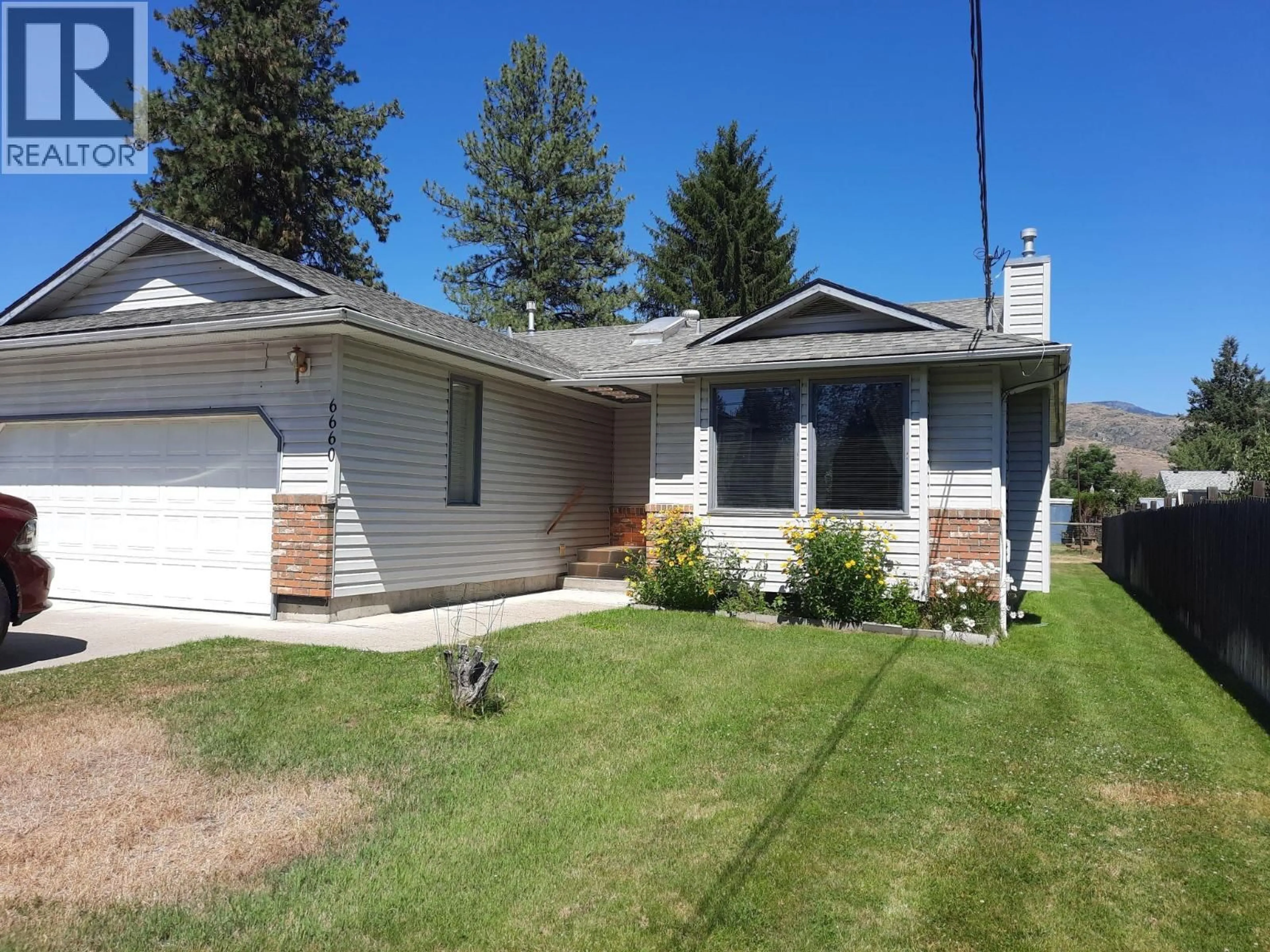 Home with vinyl exterior material, street for 6660 21ST STREET, Grand Forks British Columbia V0H1H4