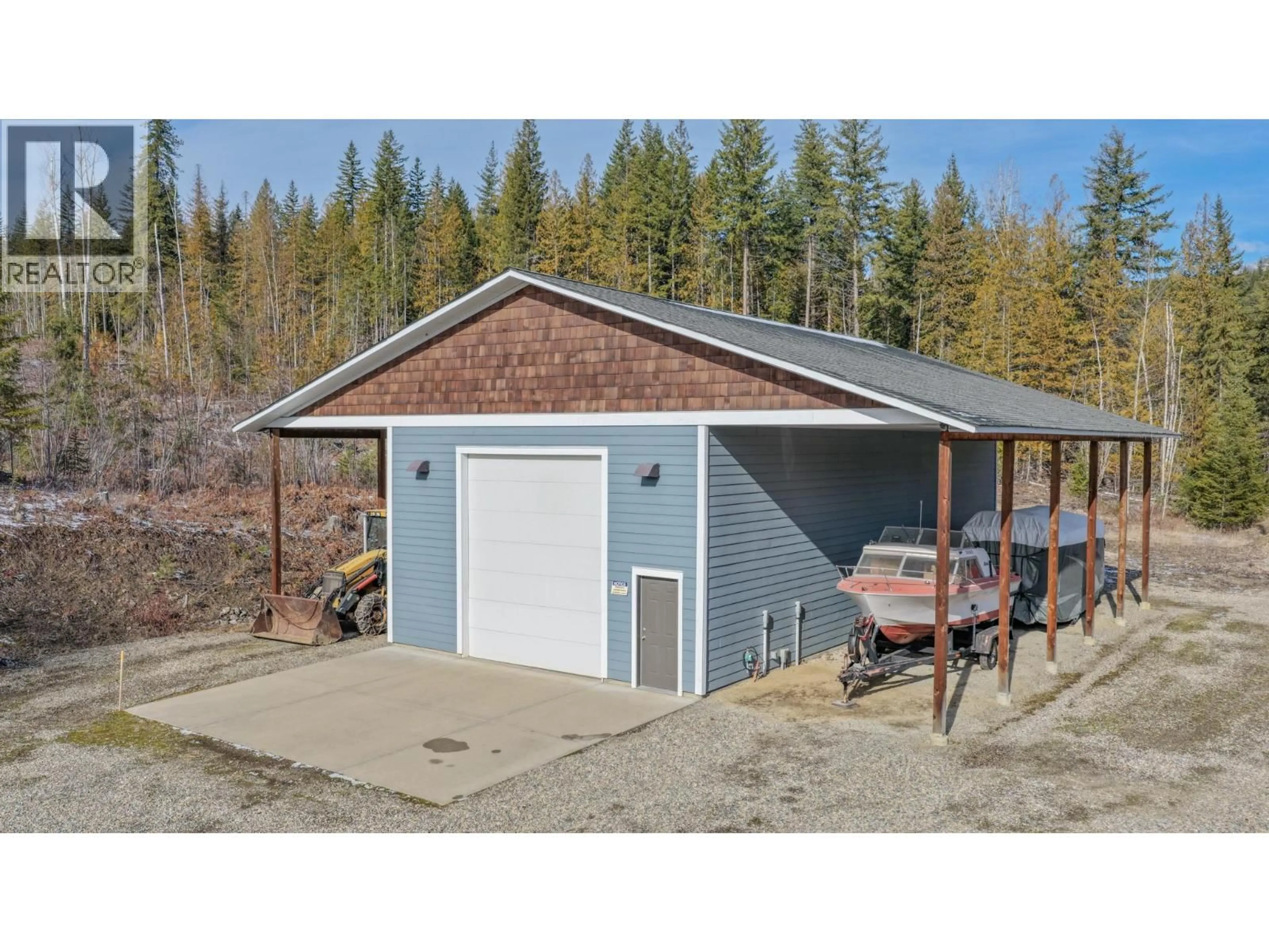 Indoor garage for 6137 LINE 17 ROAD, Magna Bay British Columbia V0E1L0
