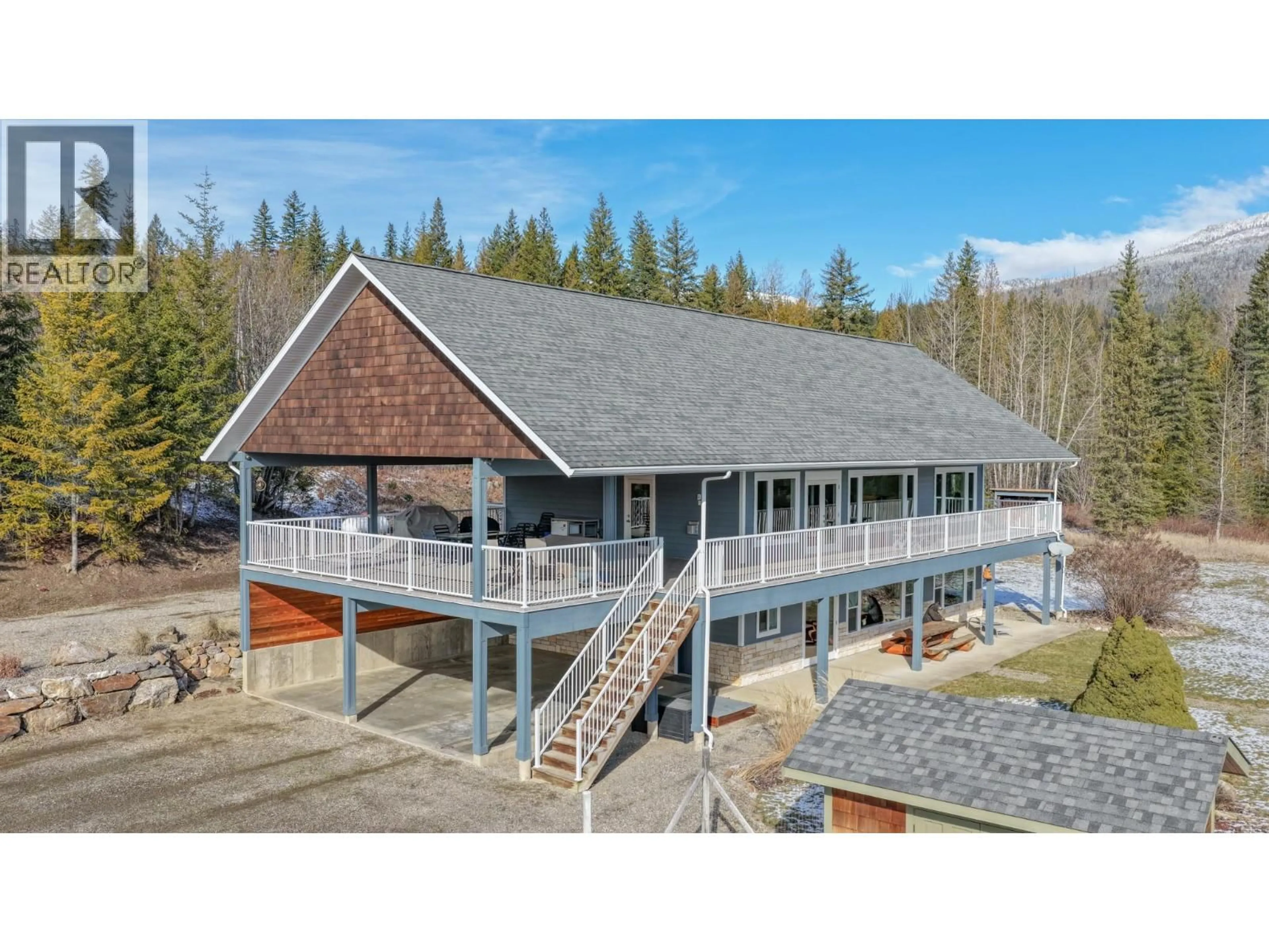 A pic from outside/outdoor area/front of a property/back of a property/a pic from drone, unknown for 6137 LINE 17 ROAD, Magna Bay British Columbia V0E1L0