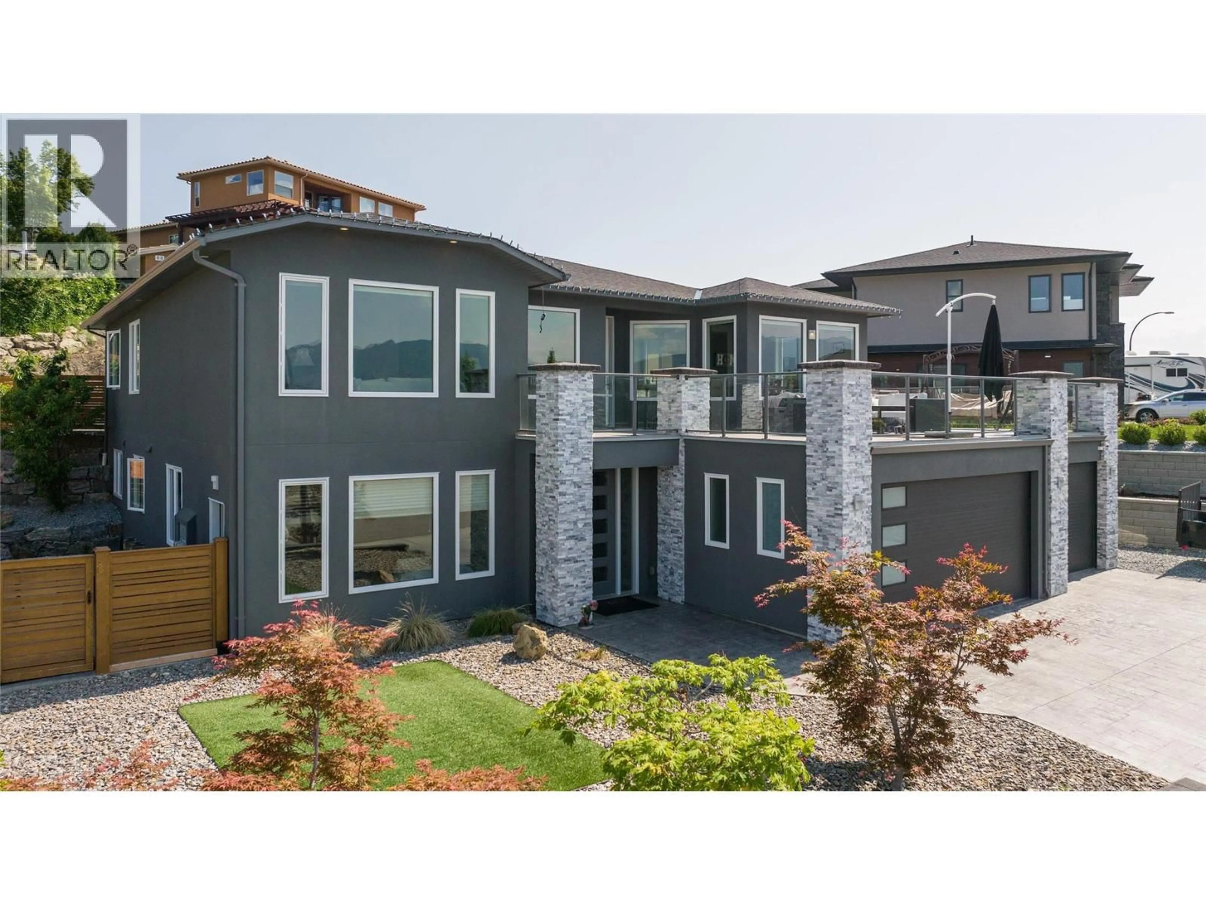 Home with vinyl exterior material, street for 3284 VINEYARD VIEW DRIVE, West Kelowna British Columbia V4T3B4