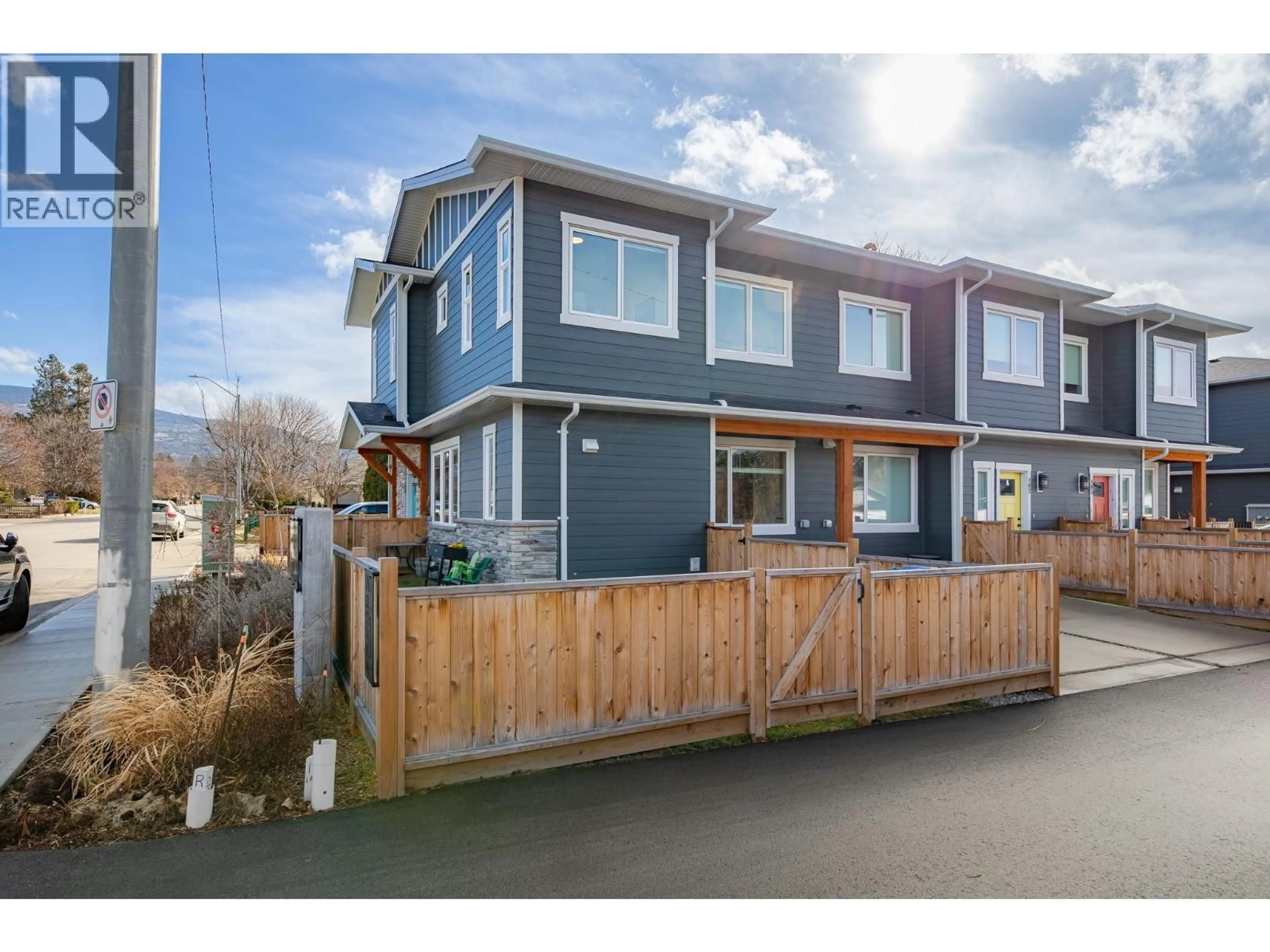 Home with vinyl exterior material, street for 101 - 460 CONKLIN AVENUE, Penticton British Columbia V2A2T4