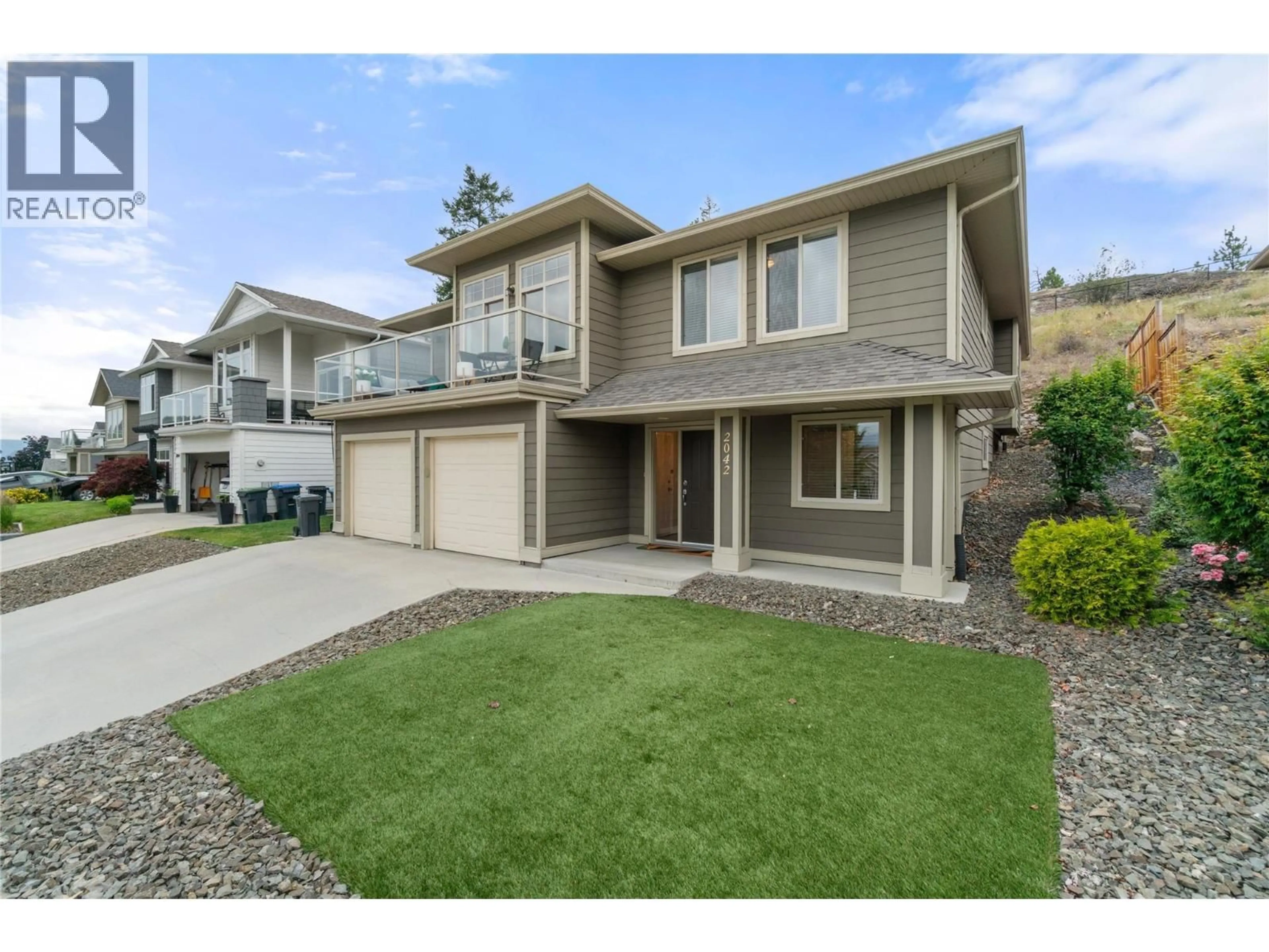 Home with vinyl exterior material, unknown for 2042 MOONBEAM CLOSE, West Kelowna British Columbia V1Z3X9