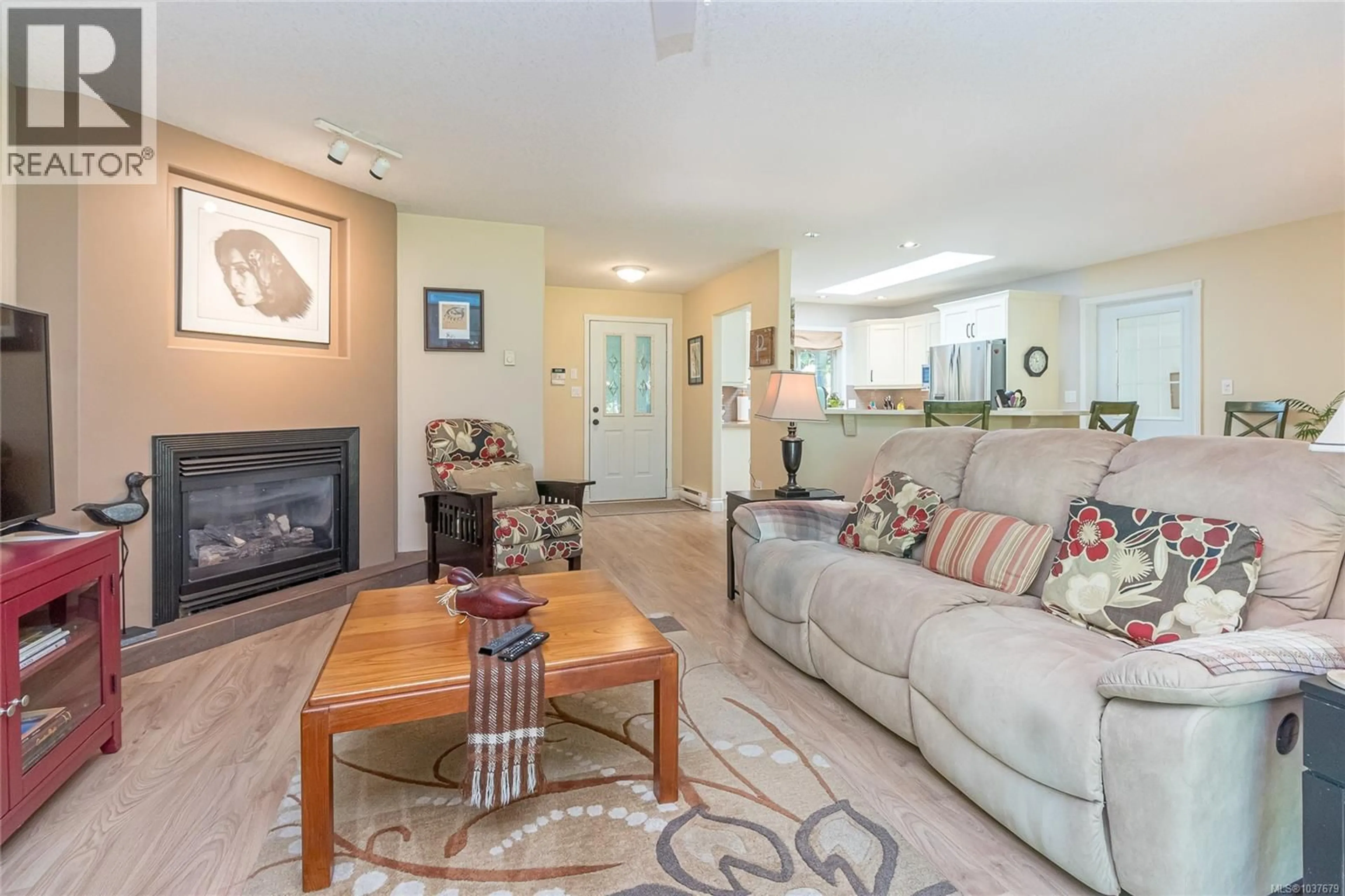 Living room with furniture, unknown for 278 GROVEHILL ROAD, Qualicum Beach British Columbia V9K2L9