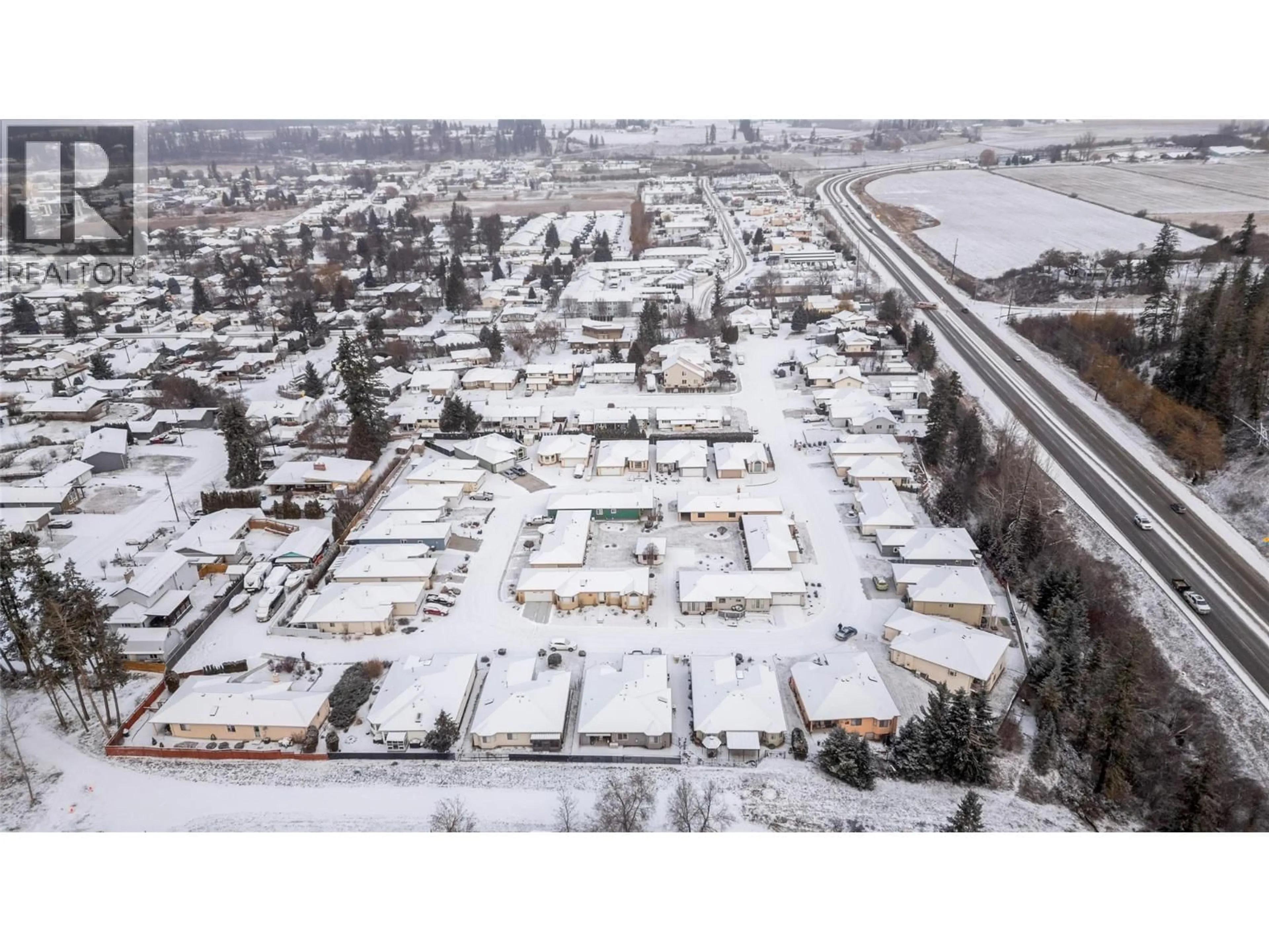 A pic from outside/outdoor area/front of a property/back of a property/a pic from drone, street for 15 - 2595 CATHERINE PLACE, Armstrong British Columbia V4Y2A4