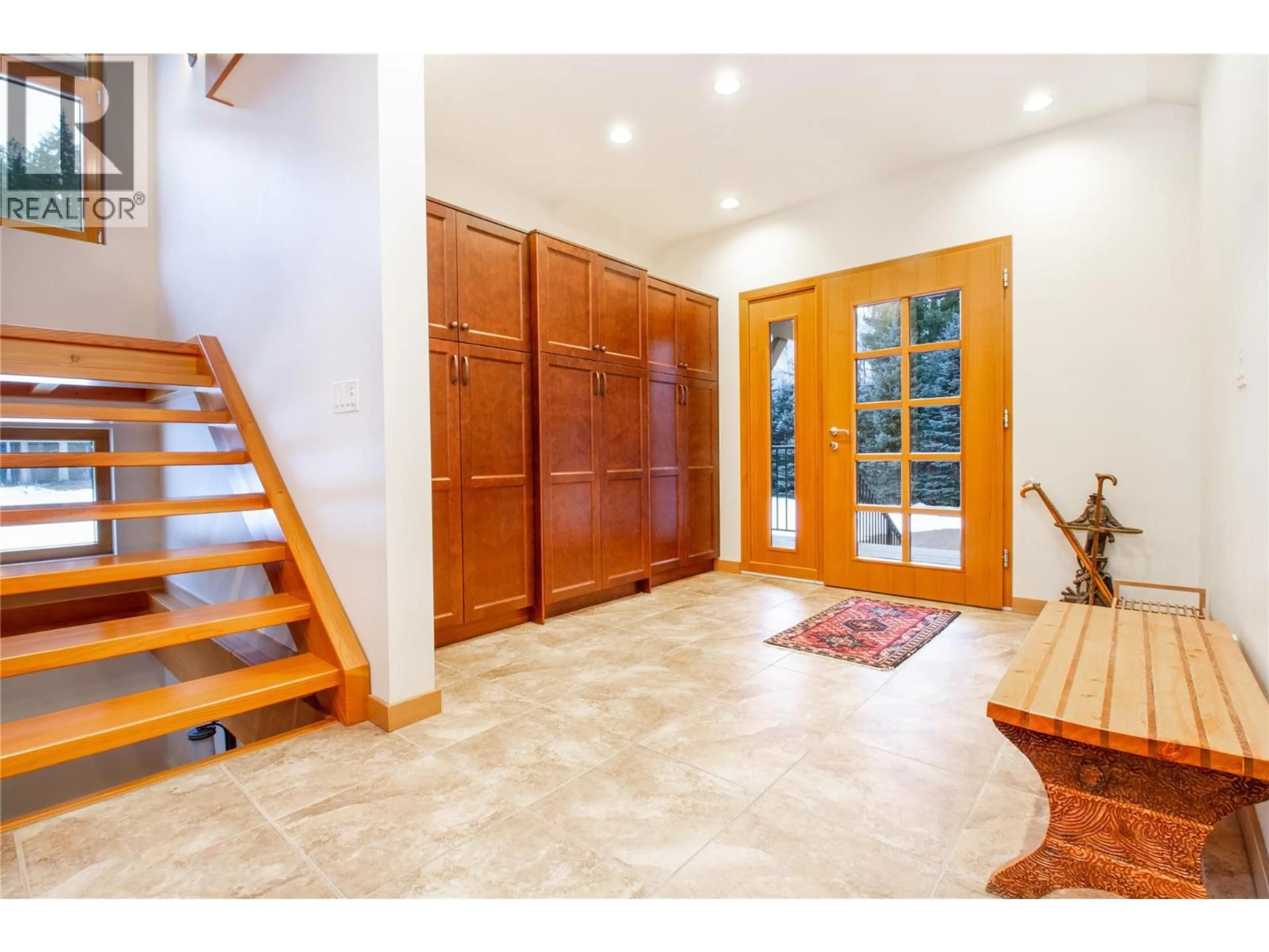Indoor entryway for 3266 AIRPORT WAY, Revelstoke British Columbia V0E2S3