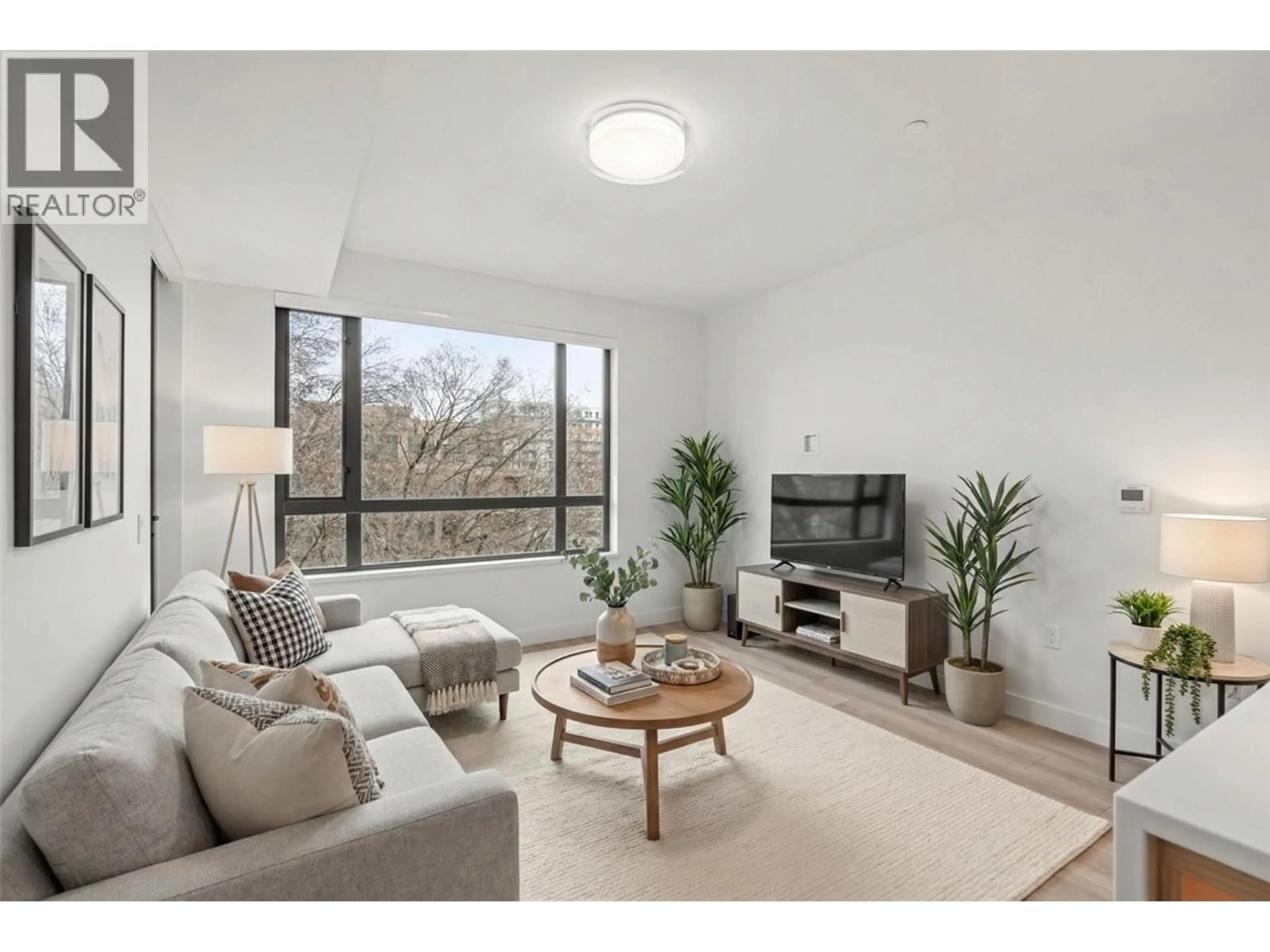 Living room with furniture, unknown for 308 - 3051 ABBOTT STREET, Kelowna British Columbia V1Y1G9