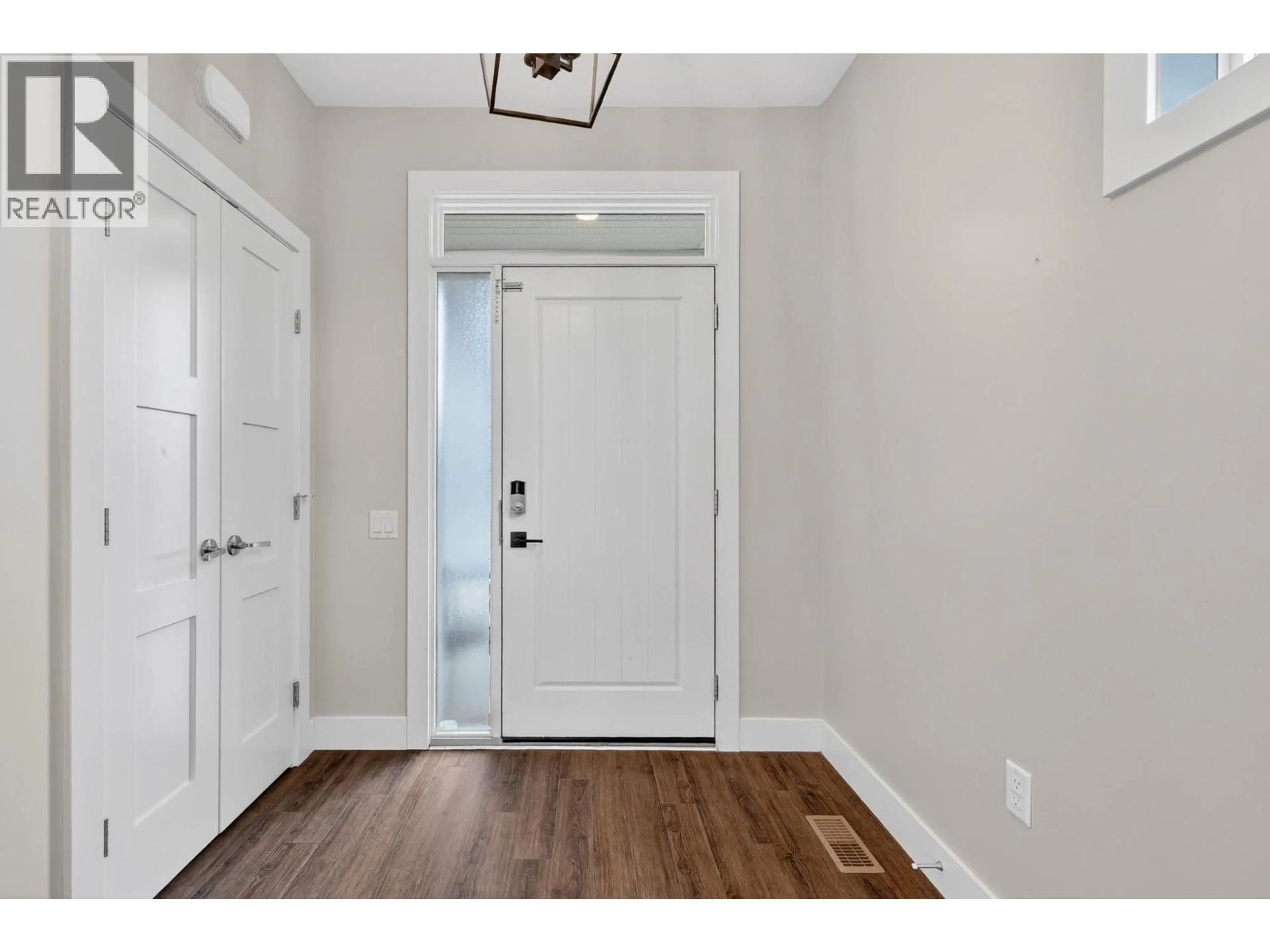 Indoor entryway for 2312 NORDSTROM AVENUE, Armstrong British Columbia V0E1B8
