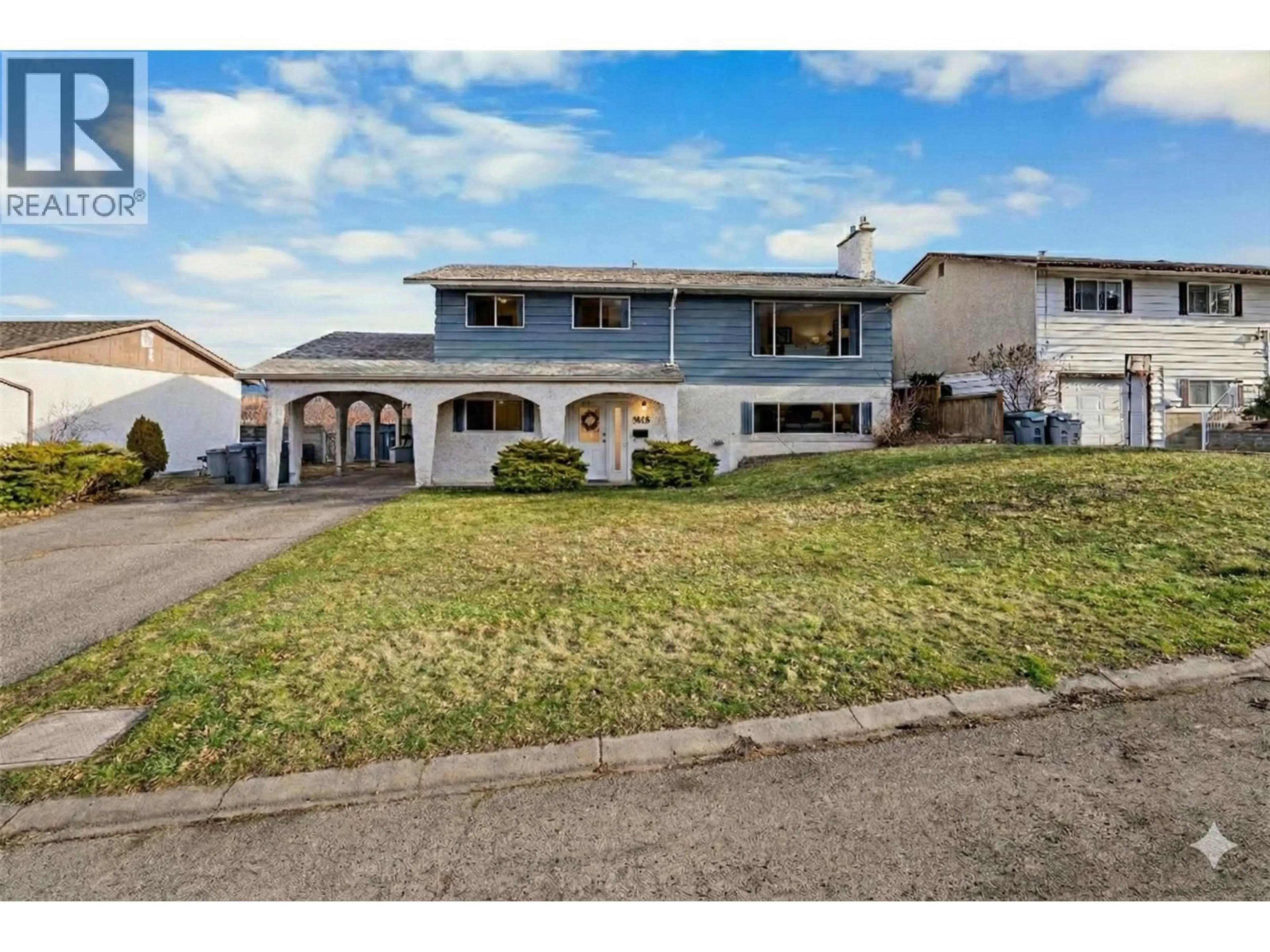 Home with vinyl exterior material, street for 1616 HILLCREST AVENUE, Kamloops British Columbia V2B7P8