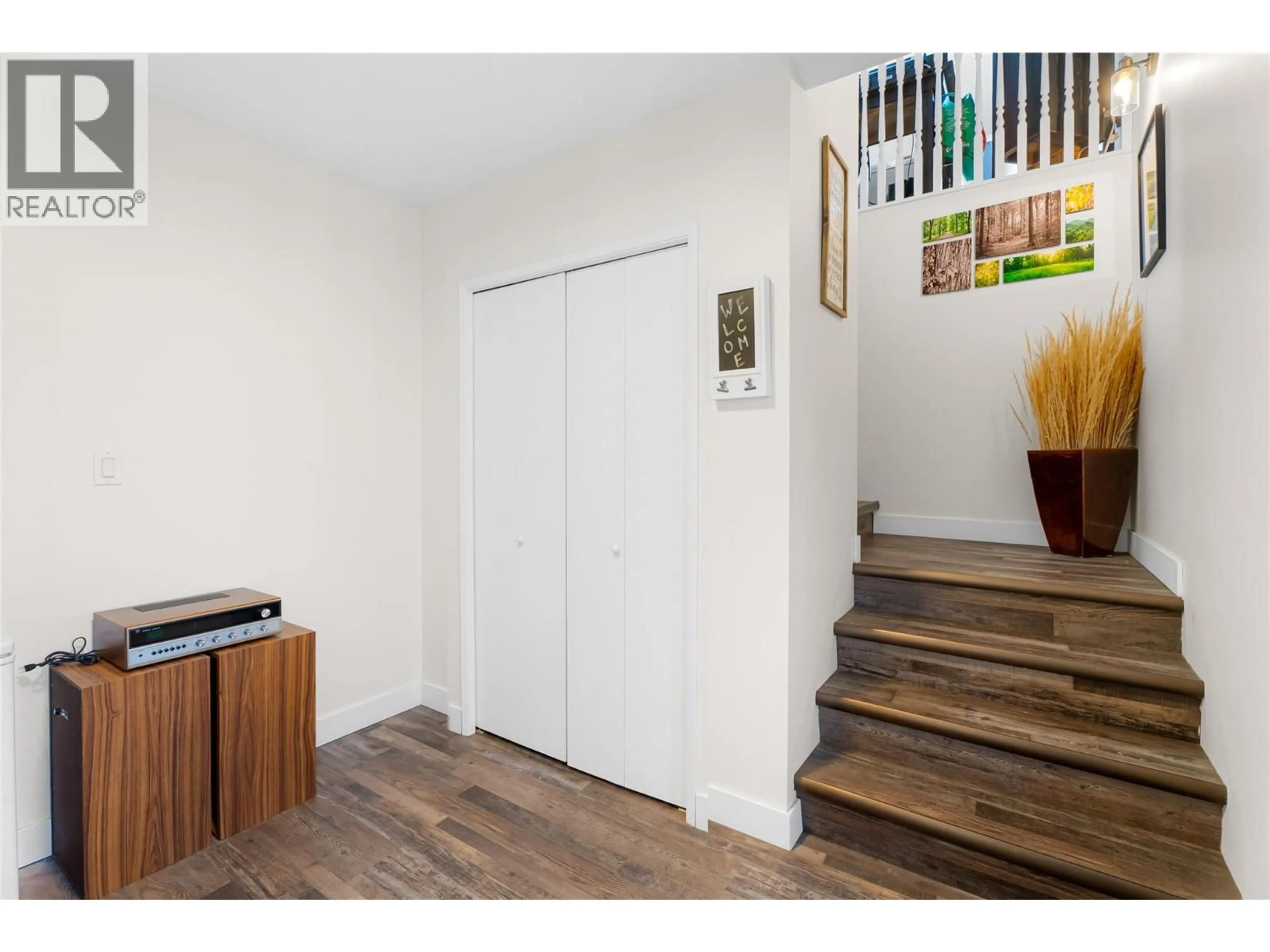 Indoor entryway for 1616 HILLCREST AVENUE, Kamloops British Columbia V2B7P8