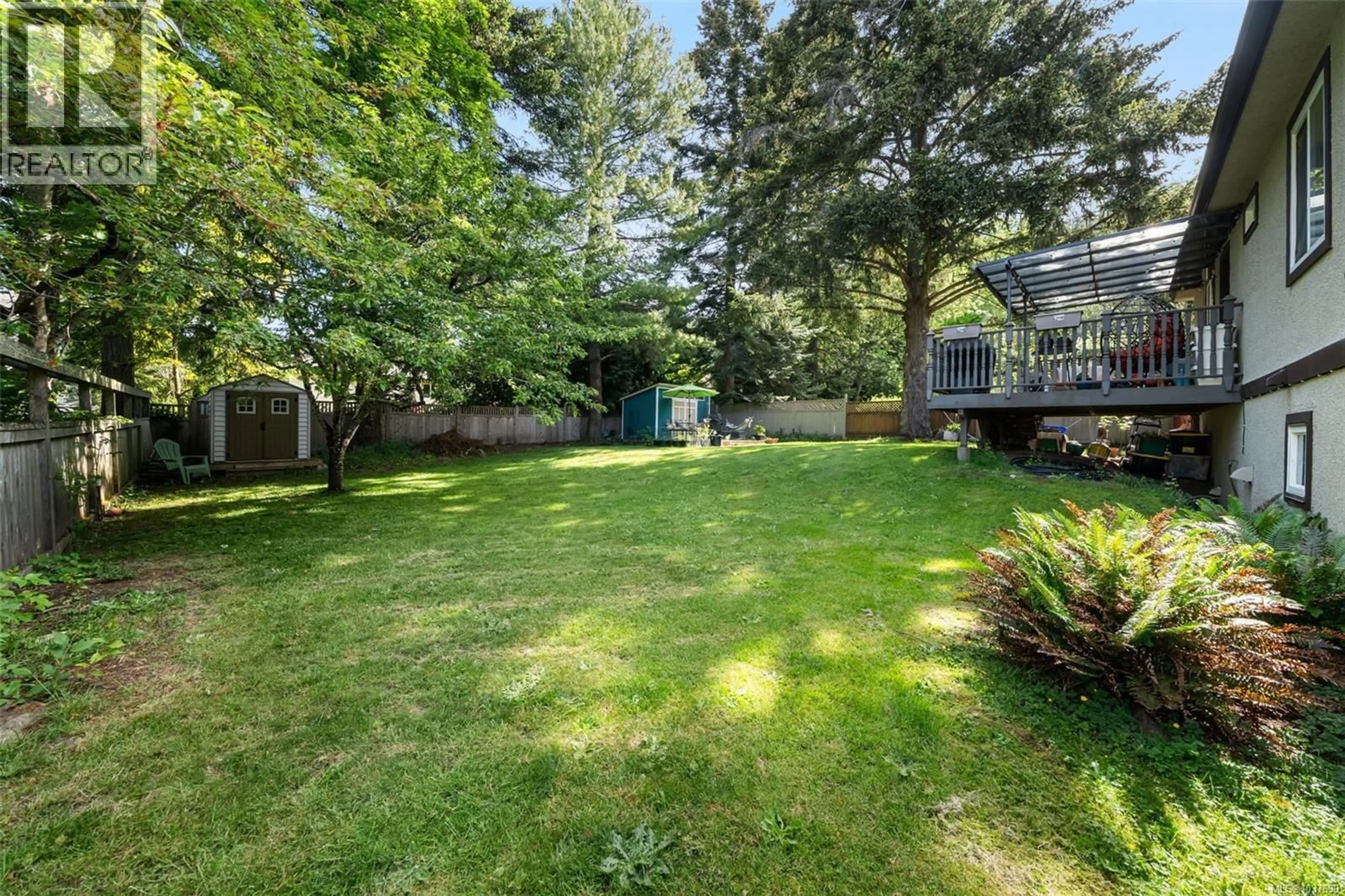 Patio, unknown for 1232 PEARCE CRESCENT, Saanich British Columbia V8X3S9