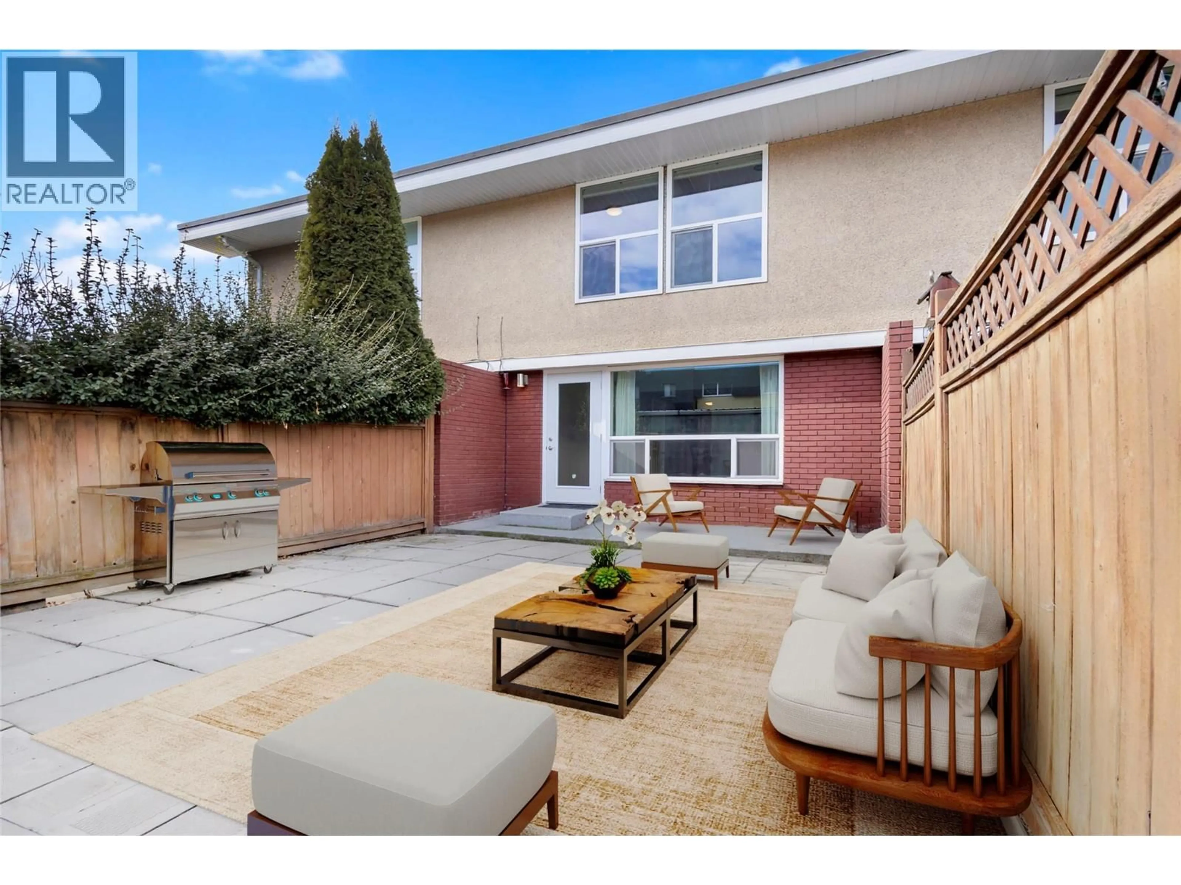 Patio, street for 4 - 1255 BERNARD AVENUE, Kelowna British Columbia V1Y6R3