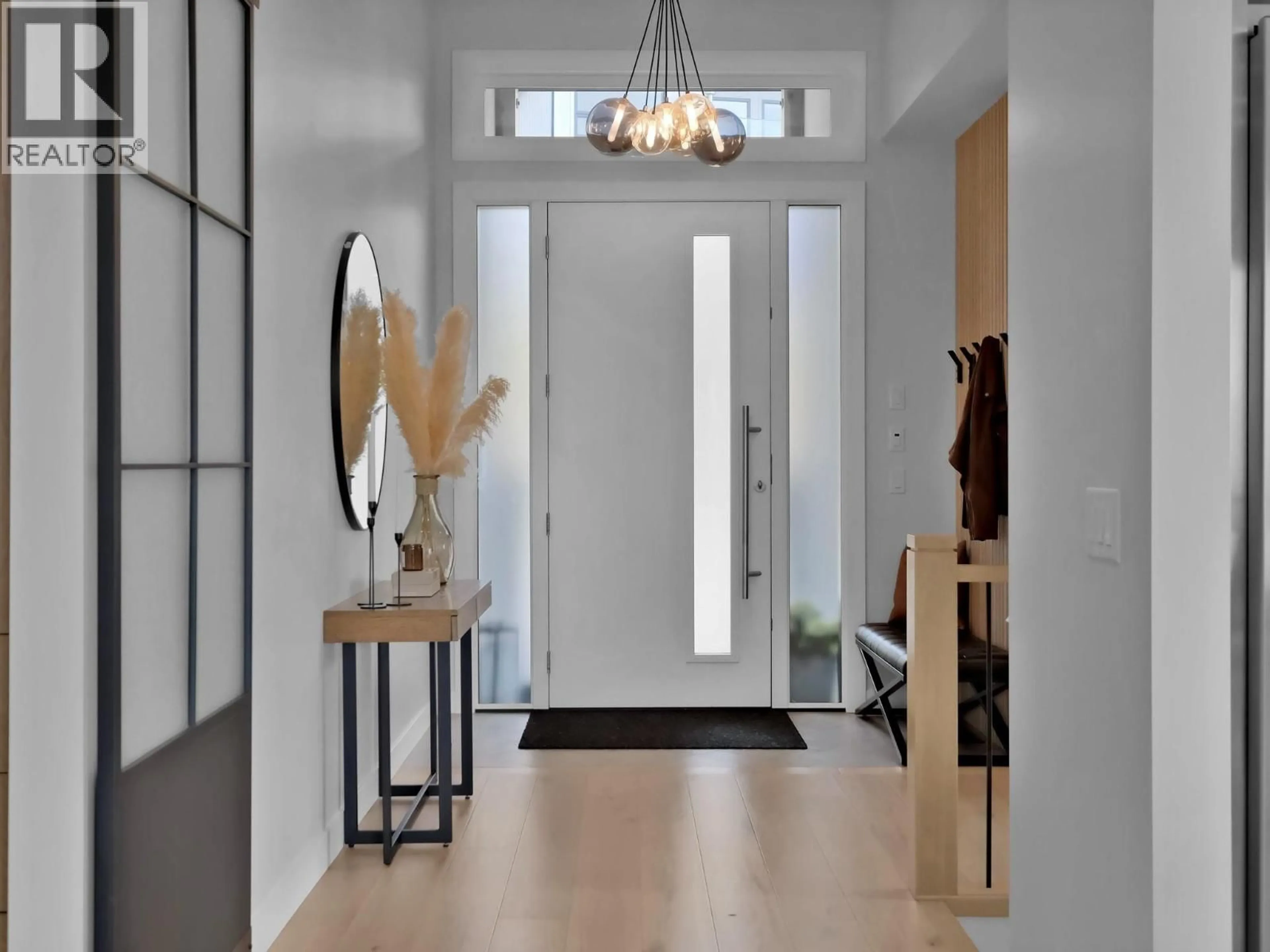 Indoor entryway for 2162 TRAMONTO COURT, Kelowna British Columbia V1P1V1