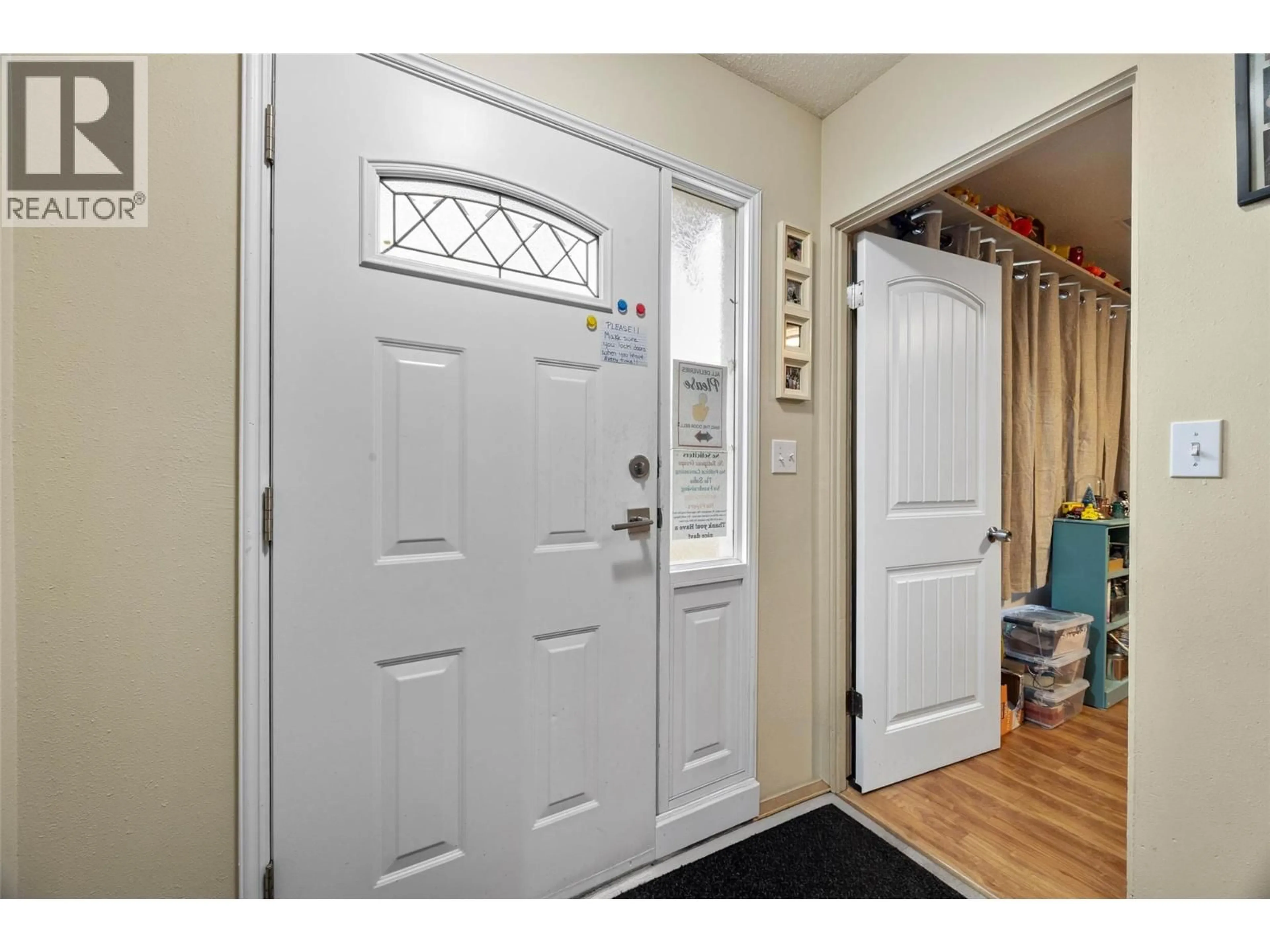 Indoor entryway for 3 - 800 VALHALLA DRIVE, Kamloops British Columbia V2B1R8