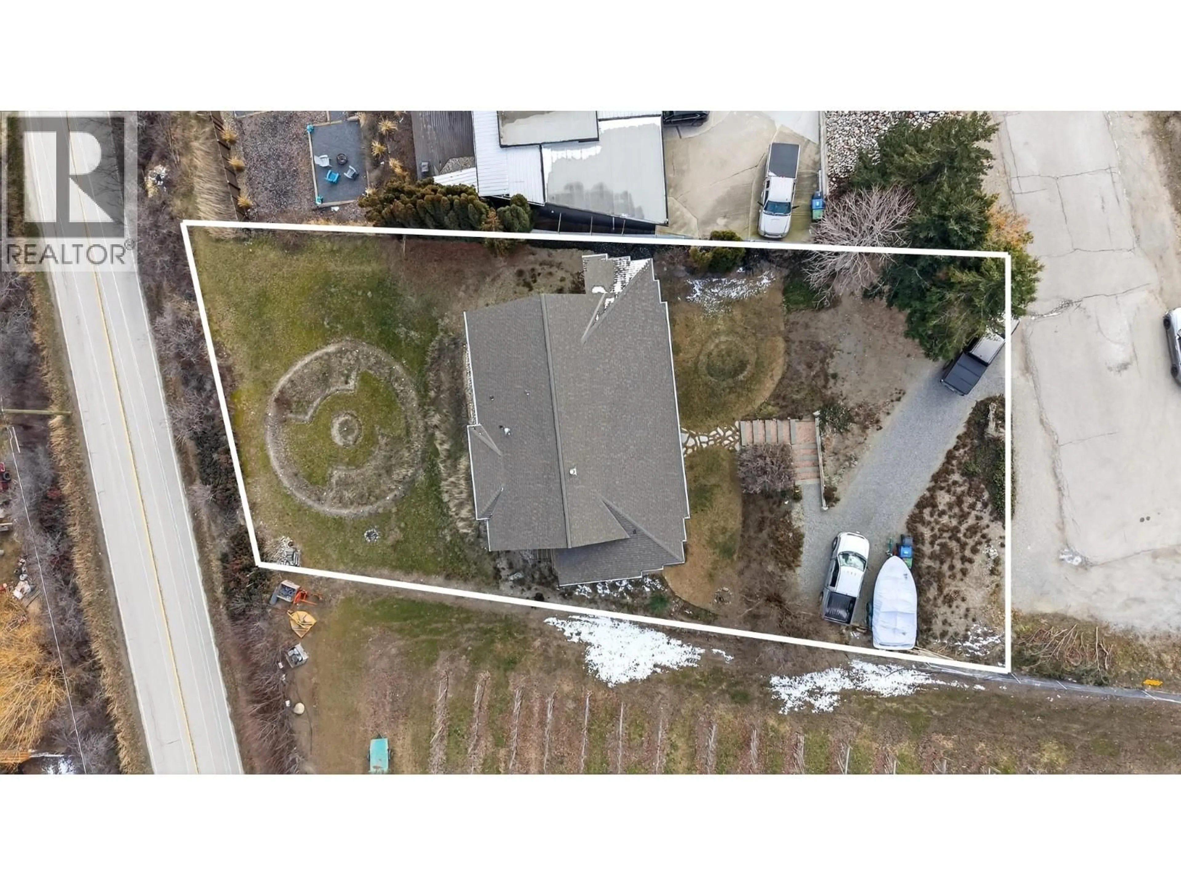 A pic from outside/outdoor area/front of a property/back of a property/a pic from drone, building for 9823 WINVIEW ROAD, Lake Country British Columbia V4V1L6