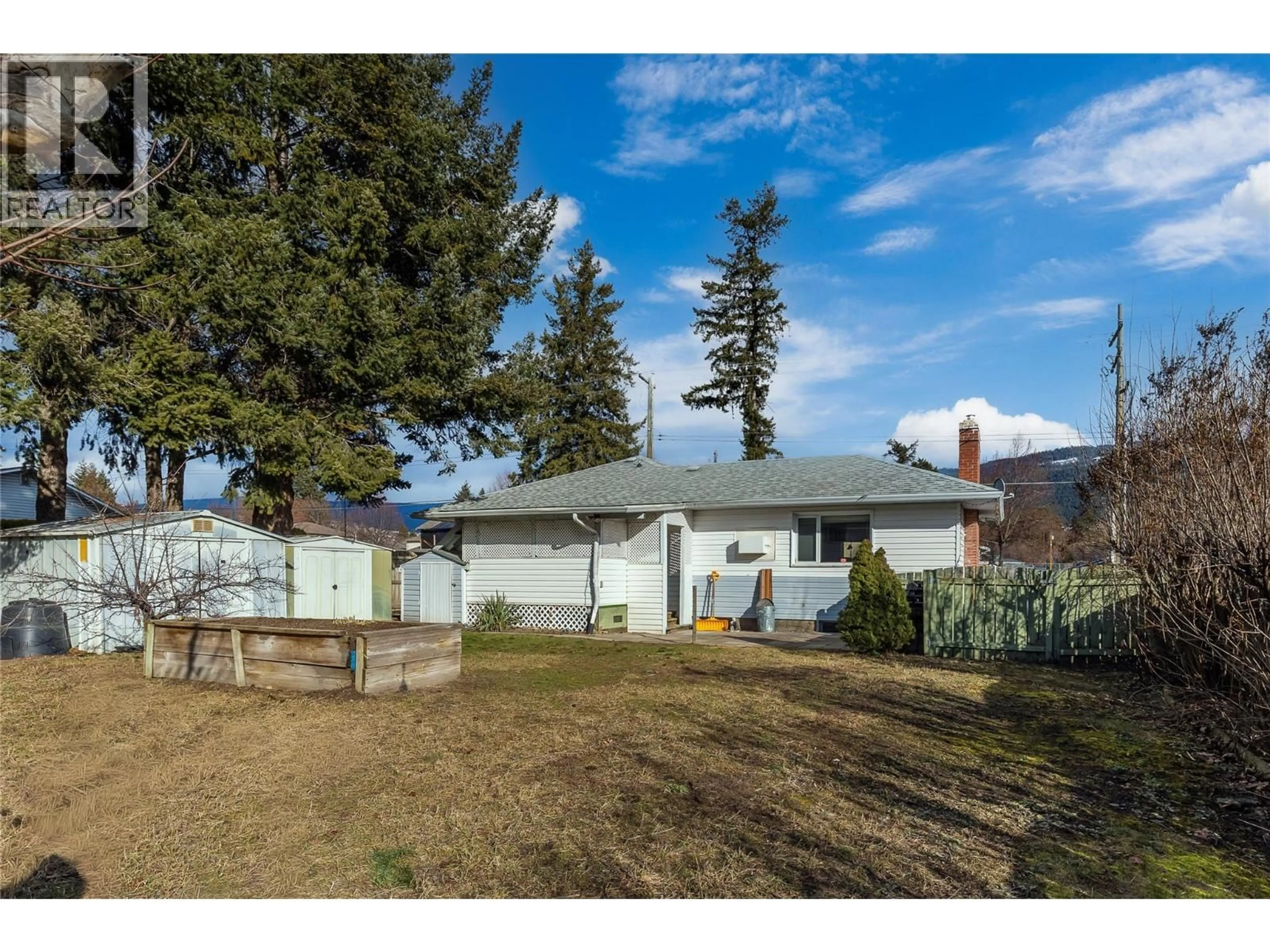 A pic from outside/outdoor area/front of a property/back of a property/a pic from drone, street for 4402 20 STREET, Vernon British Columbia V1T4E3