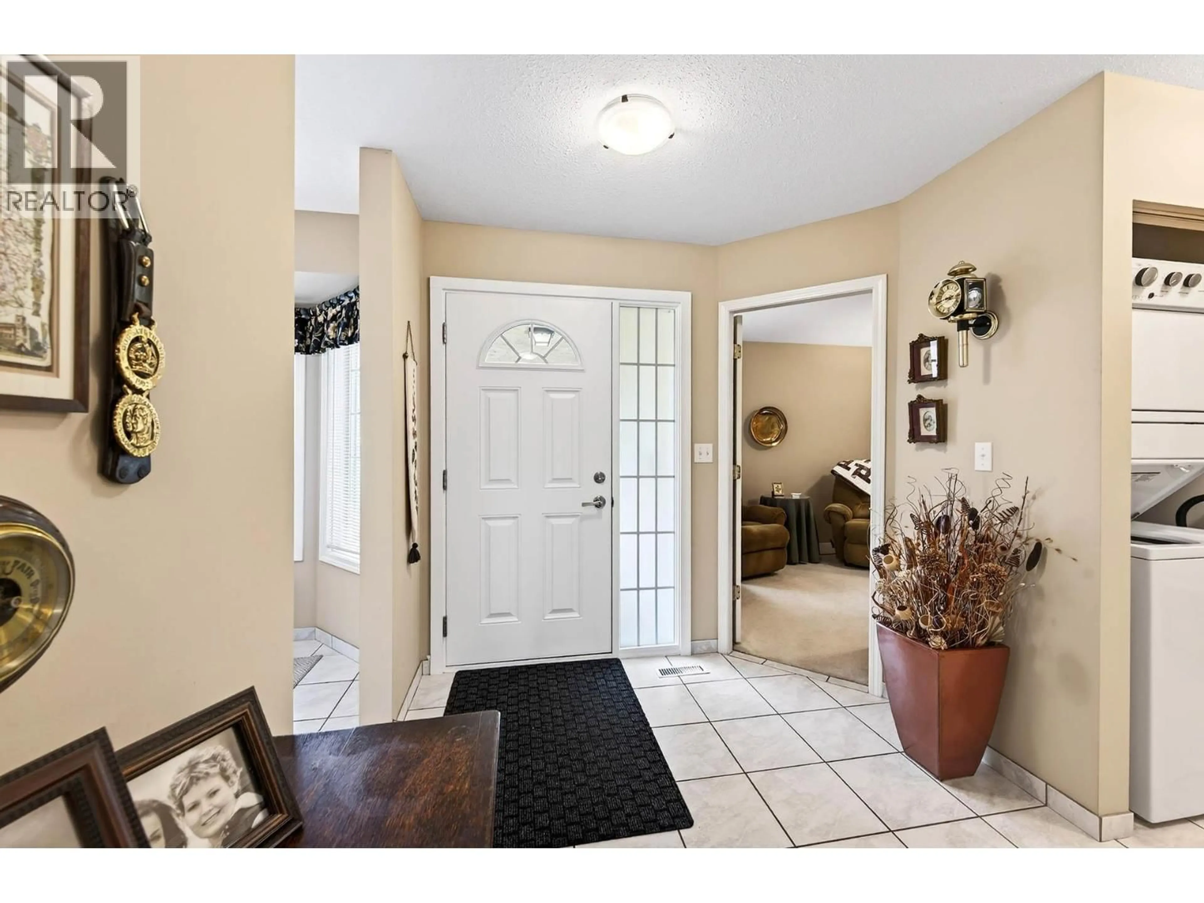 Indoor entryway for #16 - 1750 PACIFIC WAY, Kamloops British Columbia V2E2K8