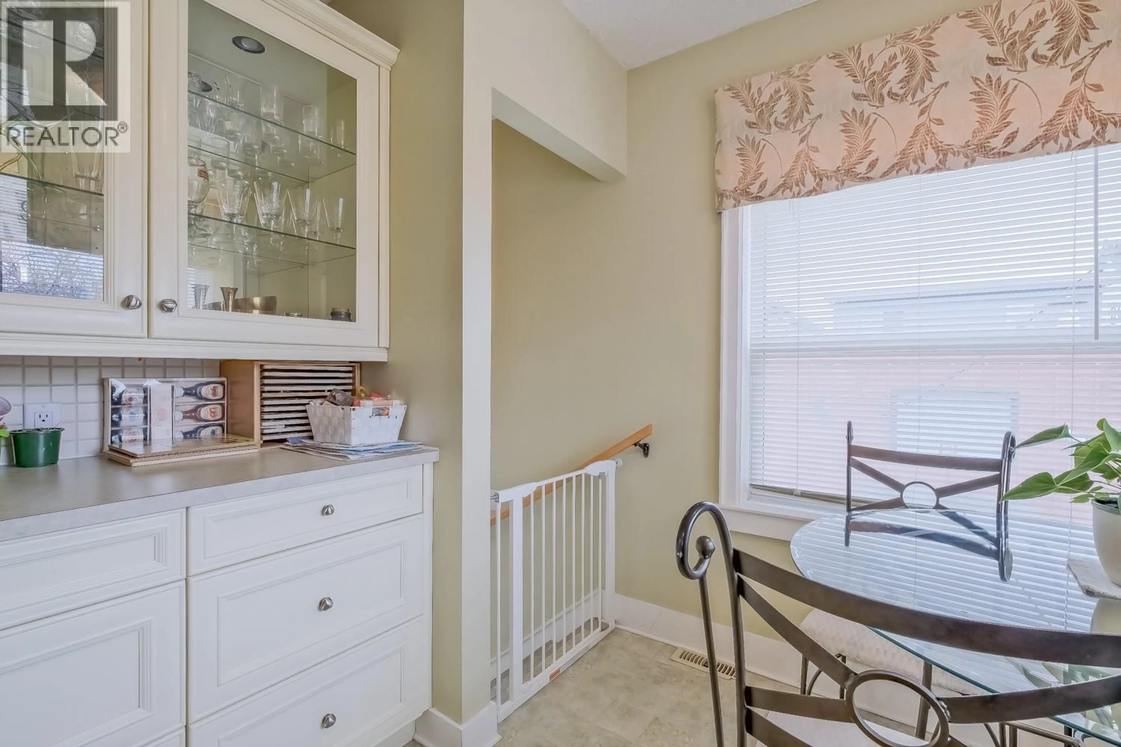 Dining room, ceramic/tile floor for 433 HEALES AVENUE, Penticton British Columbia V2A1G5