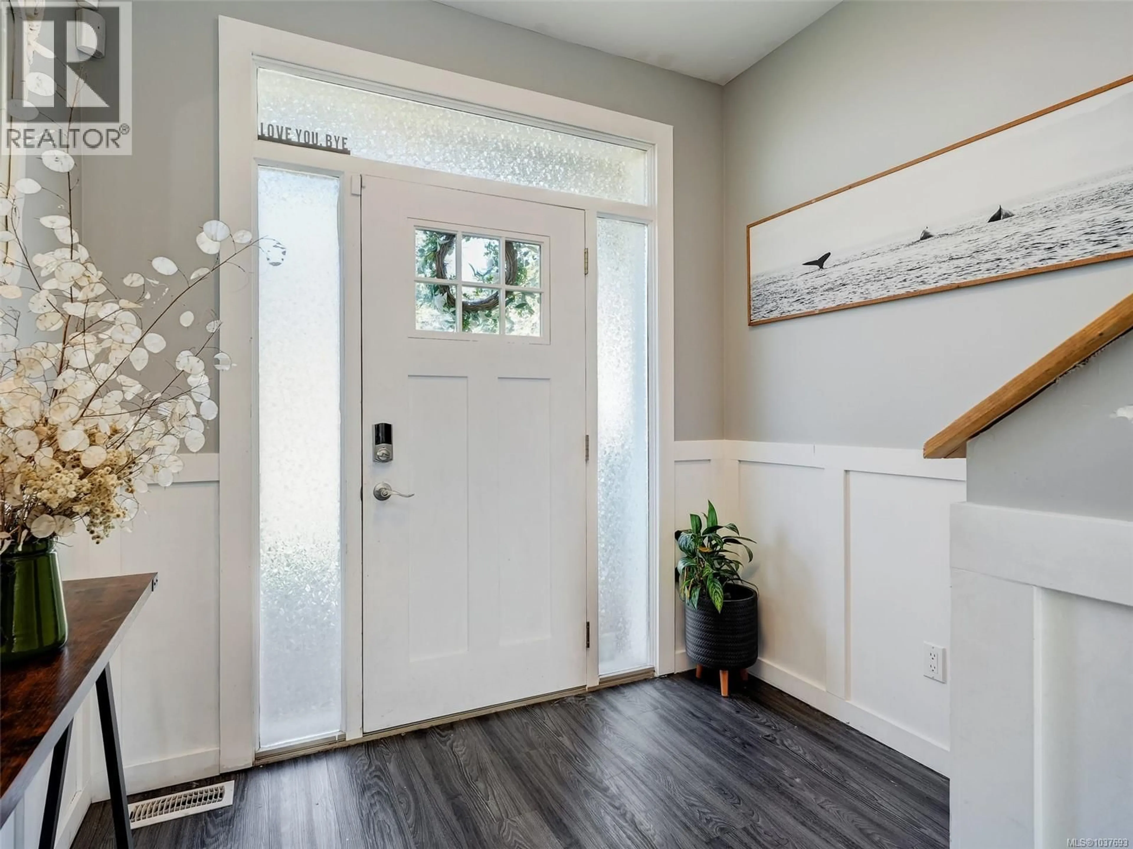 Indoor entryway for 2371 MOUNTAIN HEIGHTS ROAD, Sooke British Columbia V9Z1M4