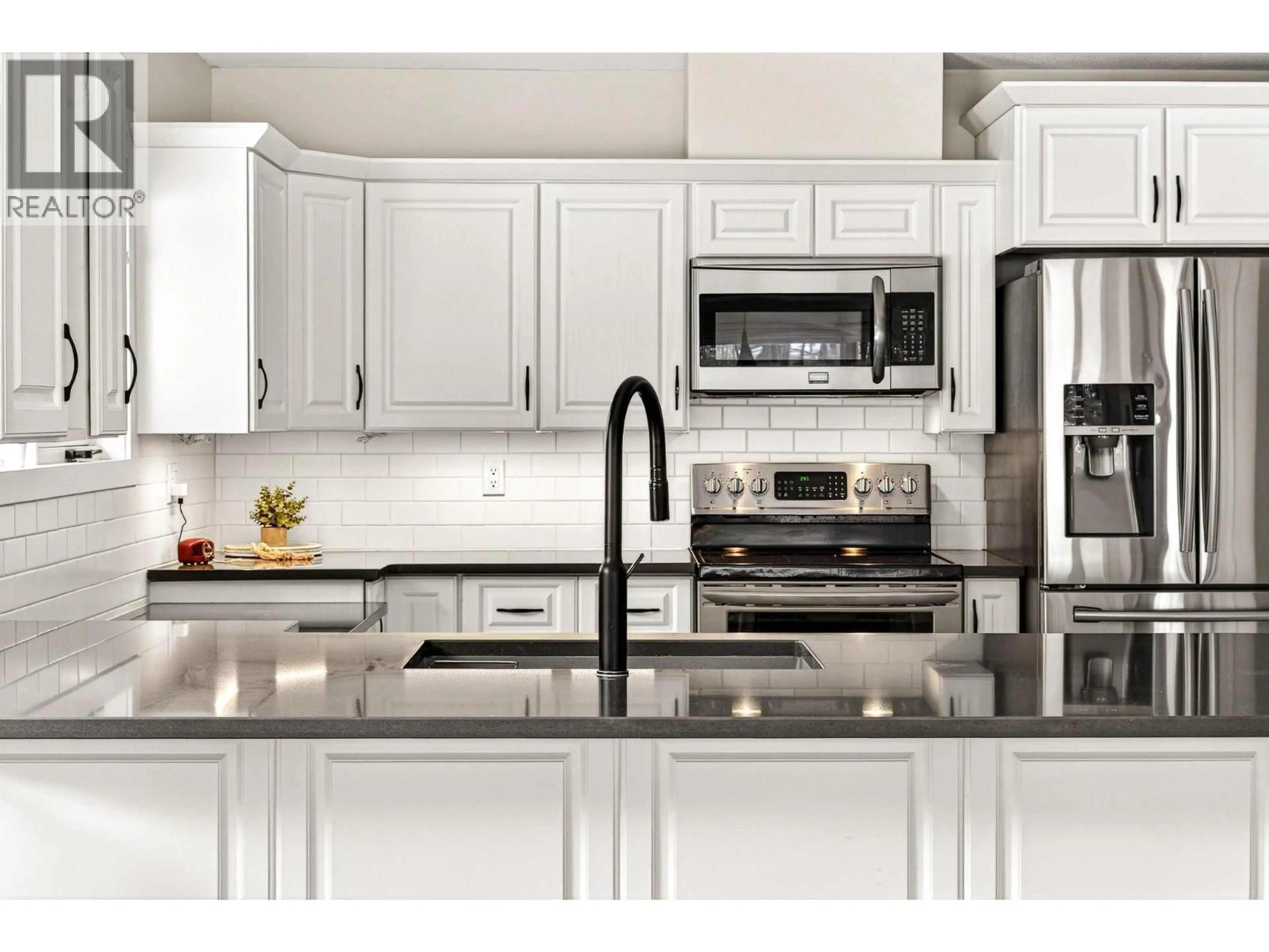 Open concept kitchen, unknown for 1668 TRANQUILITY ROAD, Baynes Lake British Columbia V0B1T4