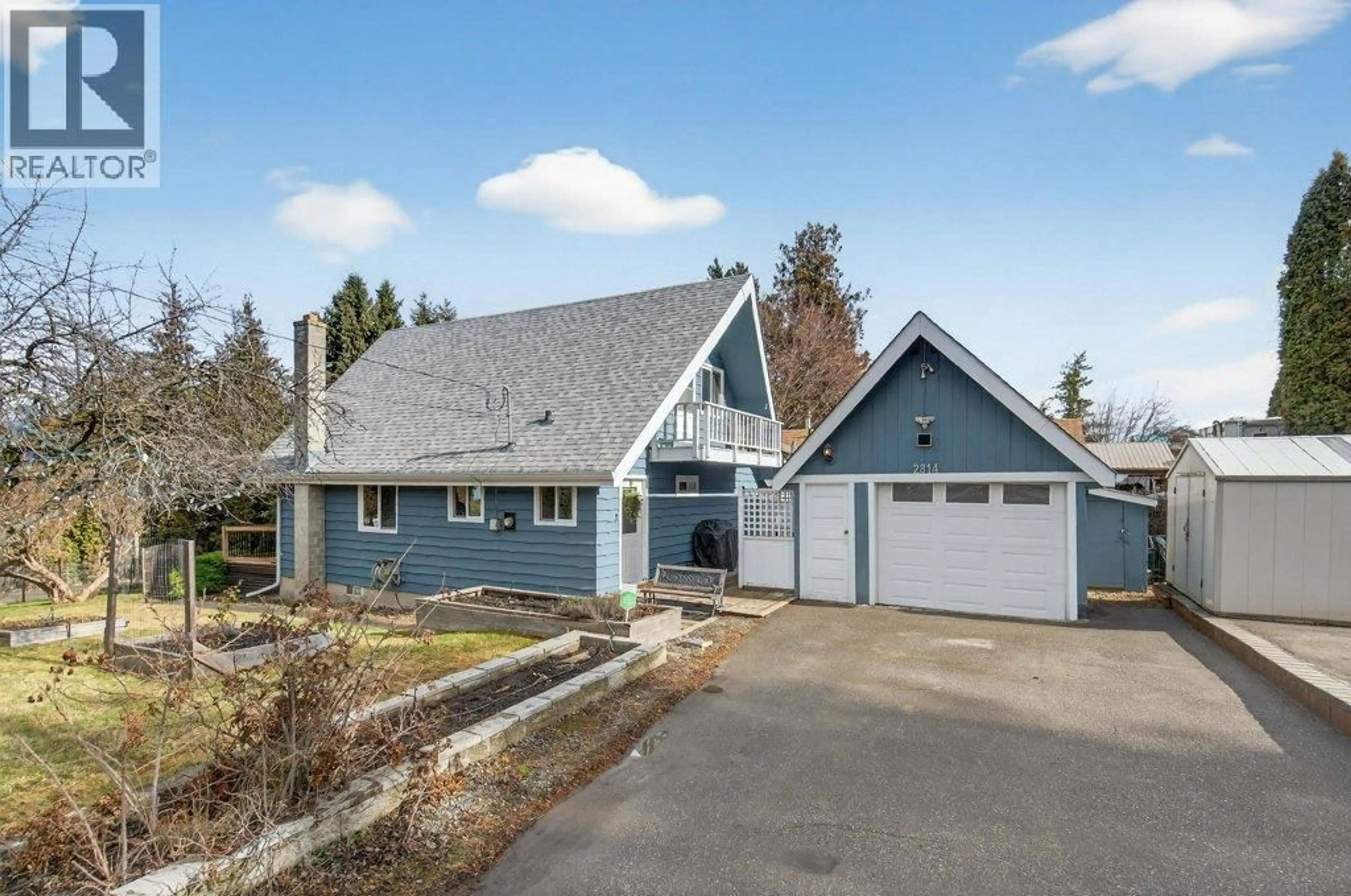 Home with vinyl exterior material, unknown for 2814 CAEN ROAD, Sorrento British Columbia V0E2W0