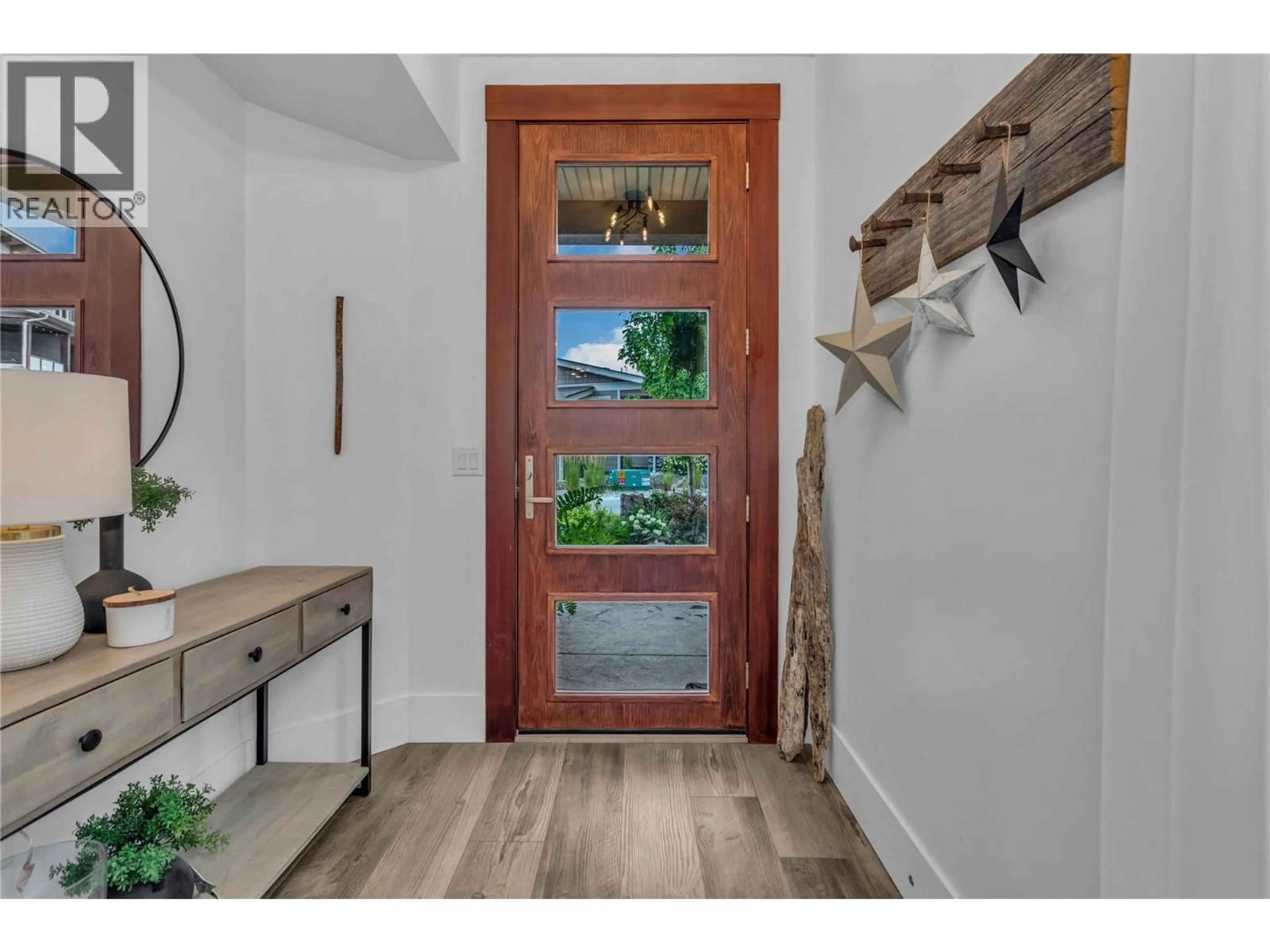 Indoor entryway for 163 - 4000 TRAILS PLACE, Peachland British Columbia V0H1X5