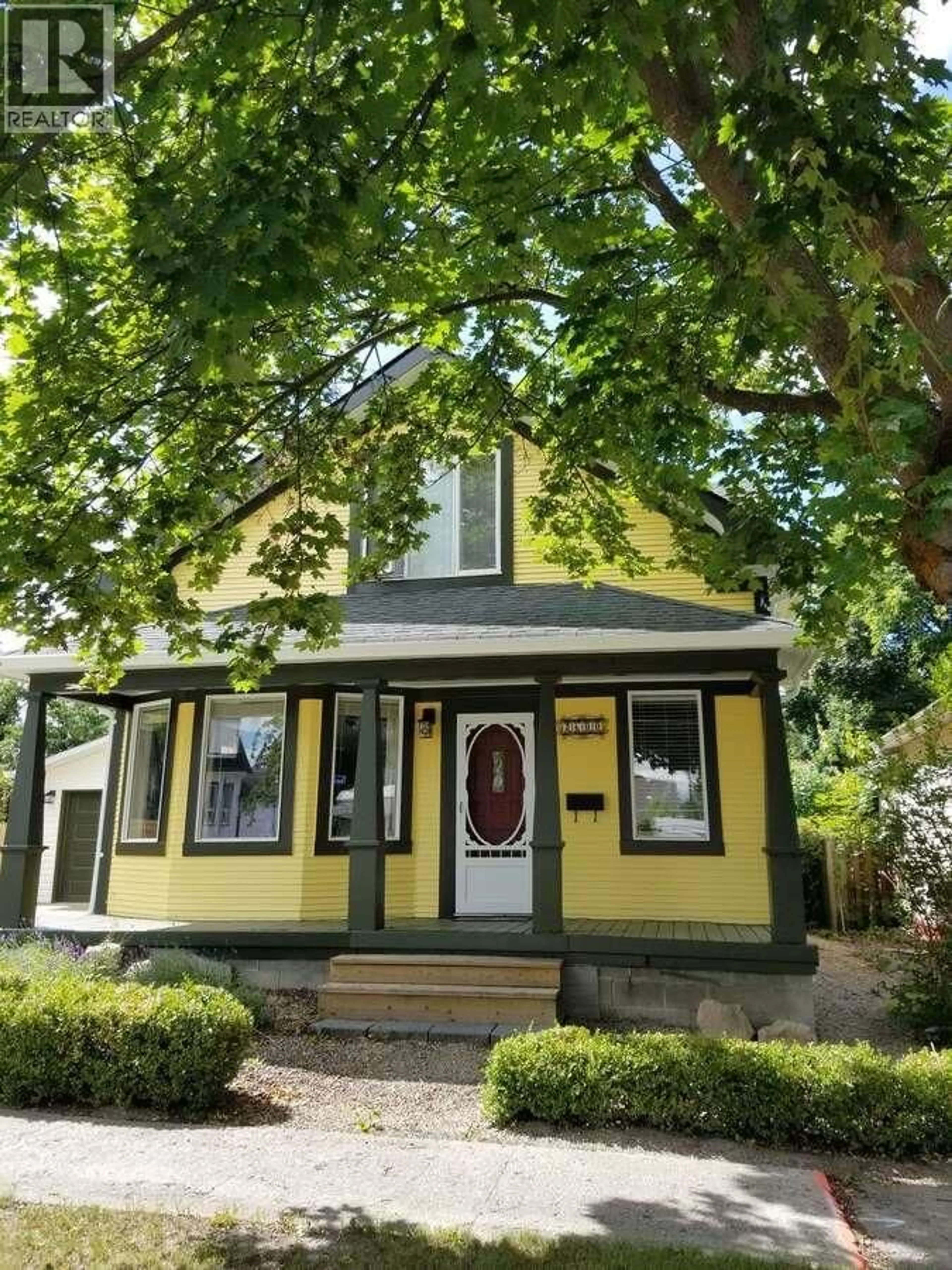 Home with vinyl exterior material, street for 2600 37 AVENUE, Vernon British Columbia V1T2X4