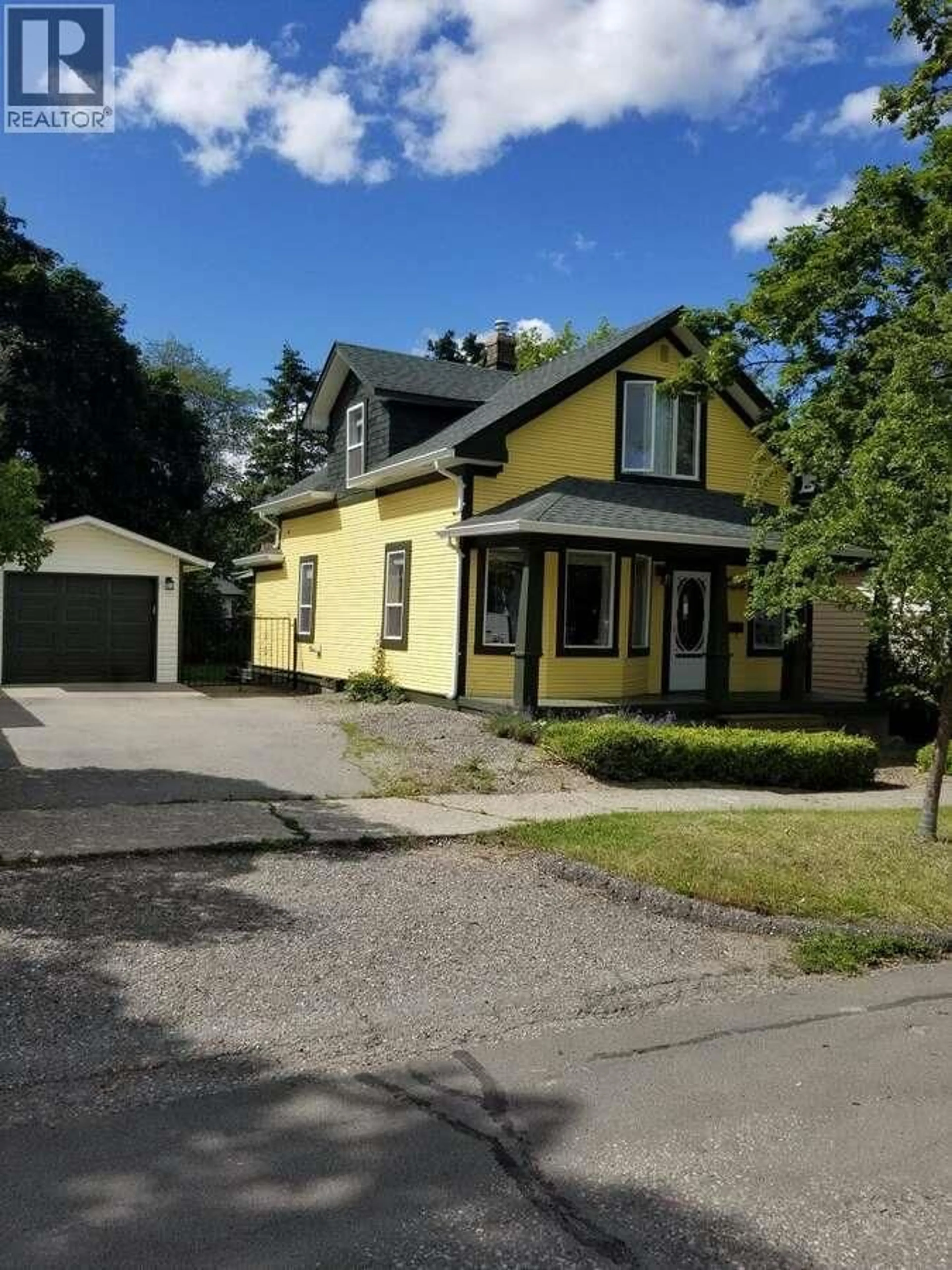 A pic from outside/outdoor area/front of a property/back of a property/a pic from drone, street for 2600 37 AVENUE, Vernon British Columbia V1T2X4