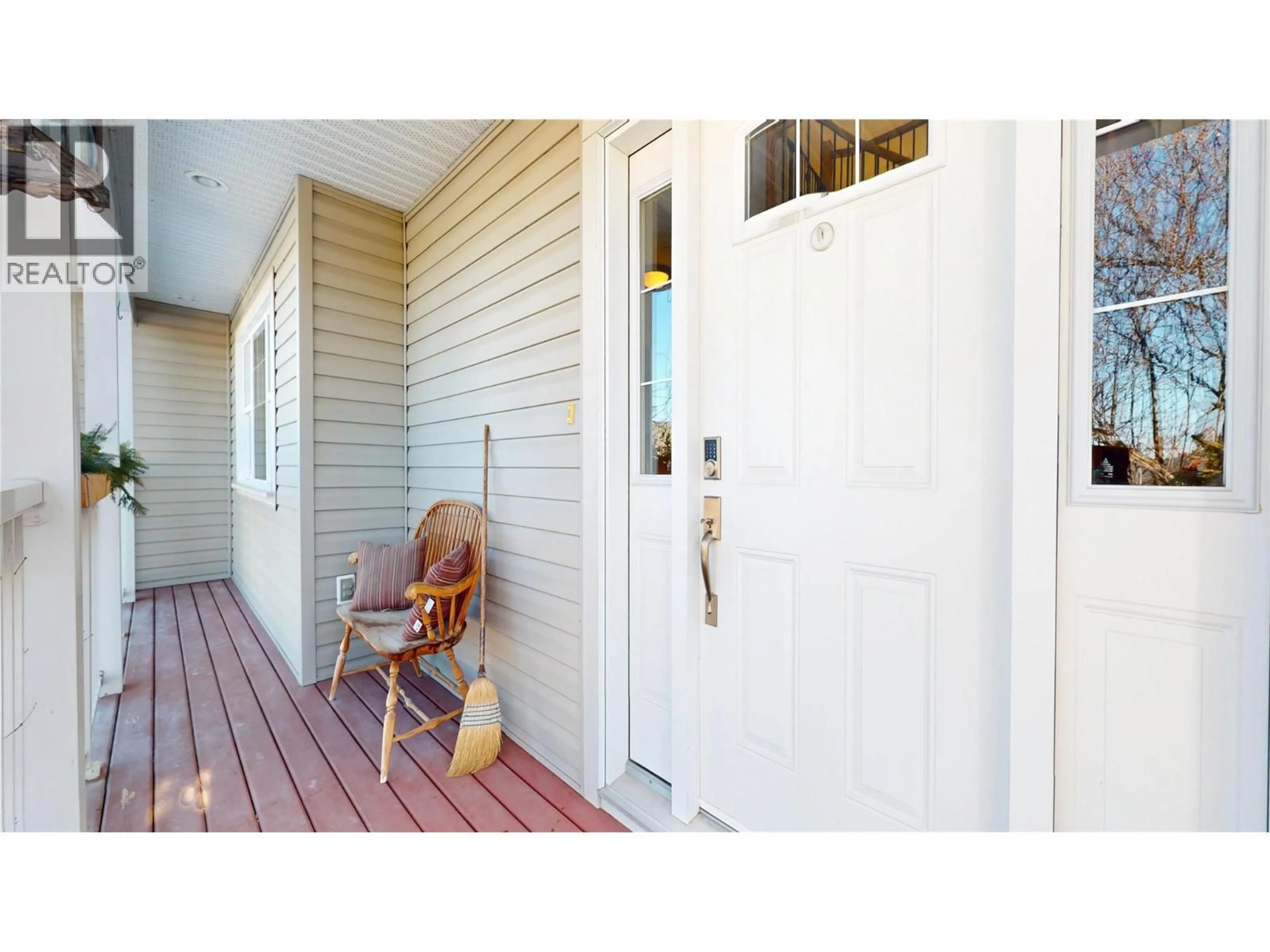 Indoor entryway for 113 17TH STREET SOUTH, Cranbrook British Columbia V1C0A1