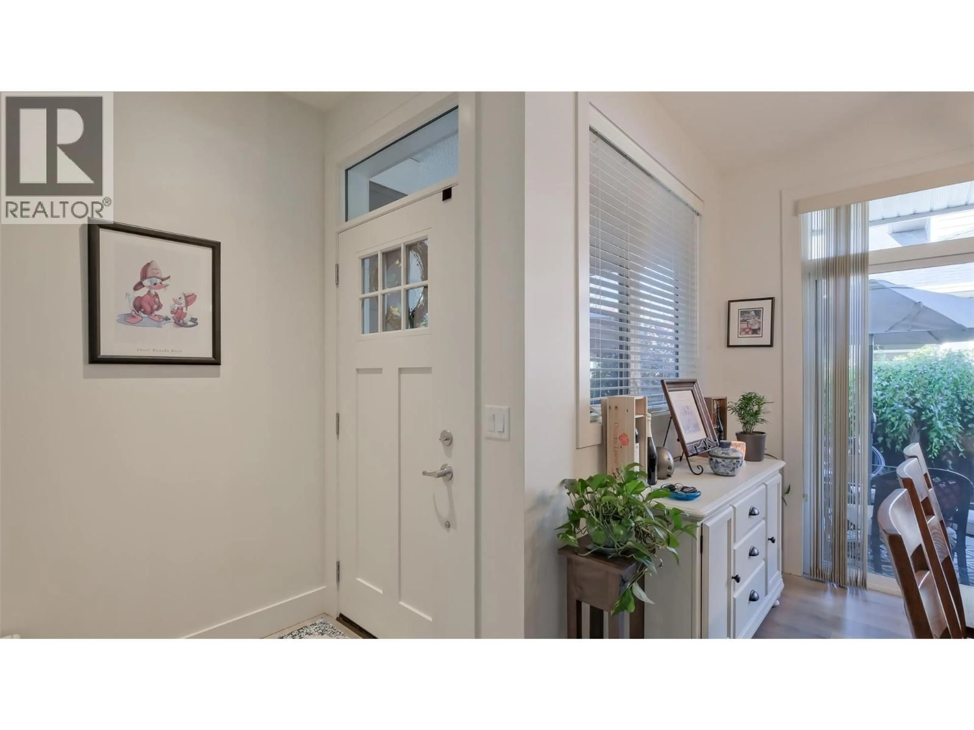 Indoor entryway for 47 - 1960 KLO ROAD, Kelowna British Columbia V1W5L2