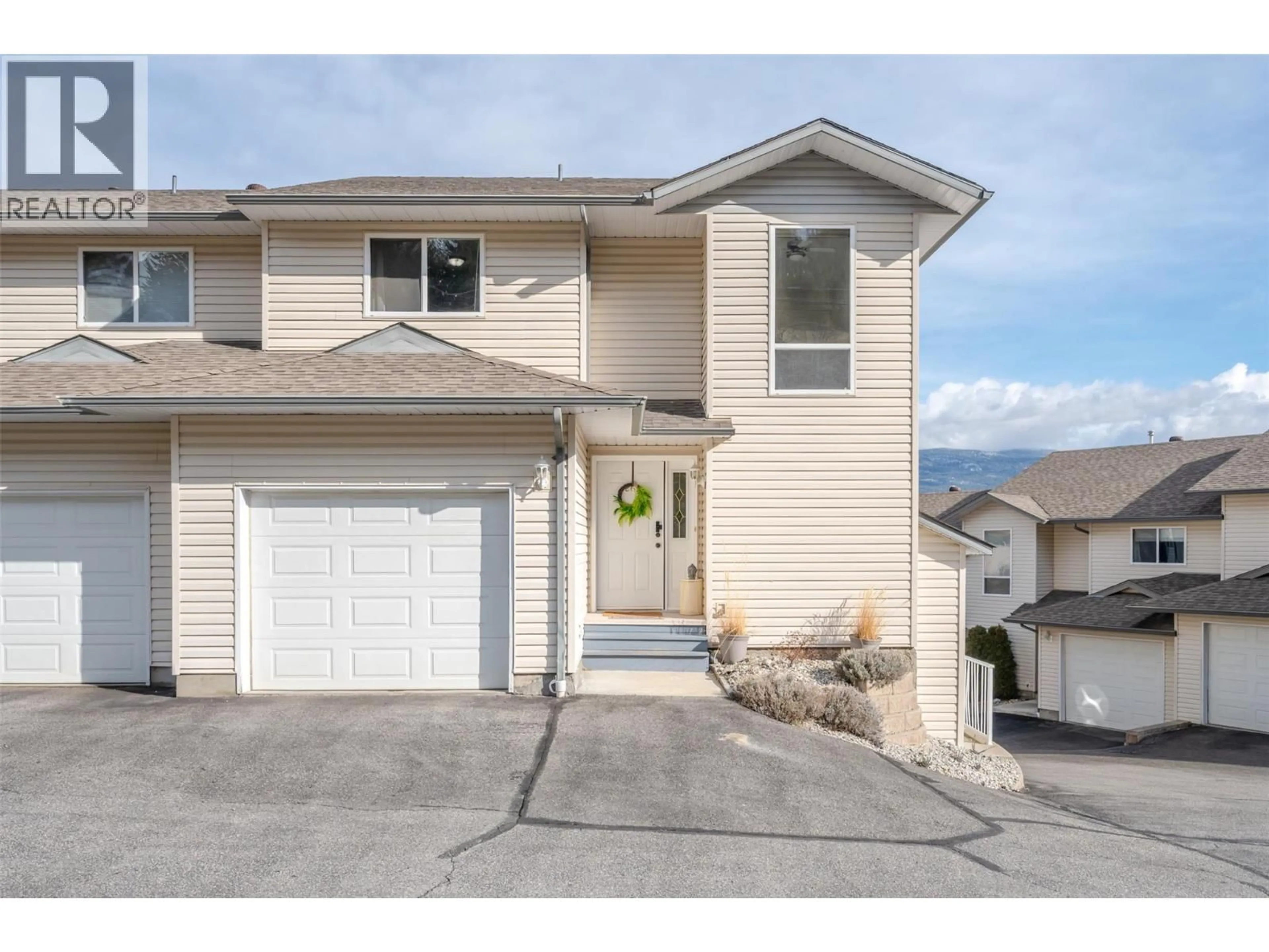 Home with vinyl exterior material, street for 26 - 7915 HESPELER ROAD, Summerland British Columbia V0H1Z4