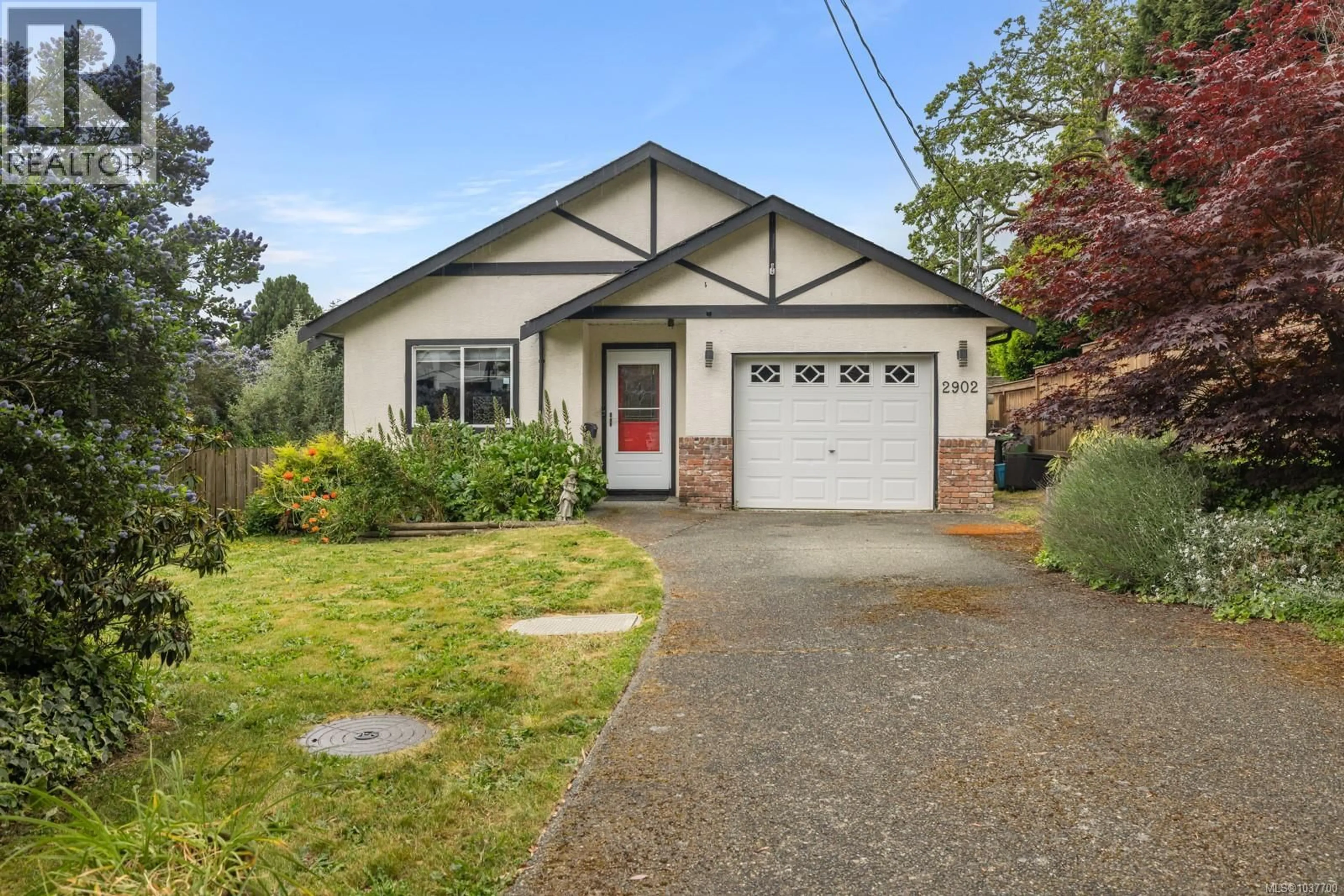 Home with vinyl exterior material, street for 2902 IRMA STREET, Victoria British Columbia V8Z3R4