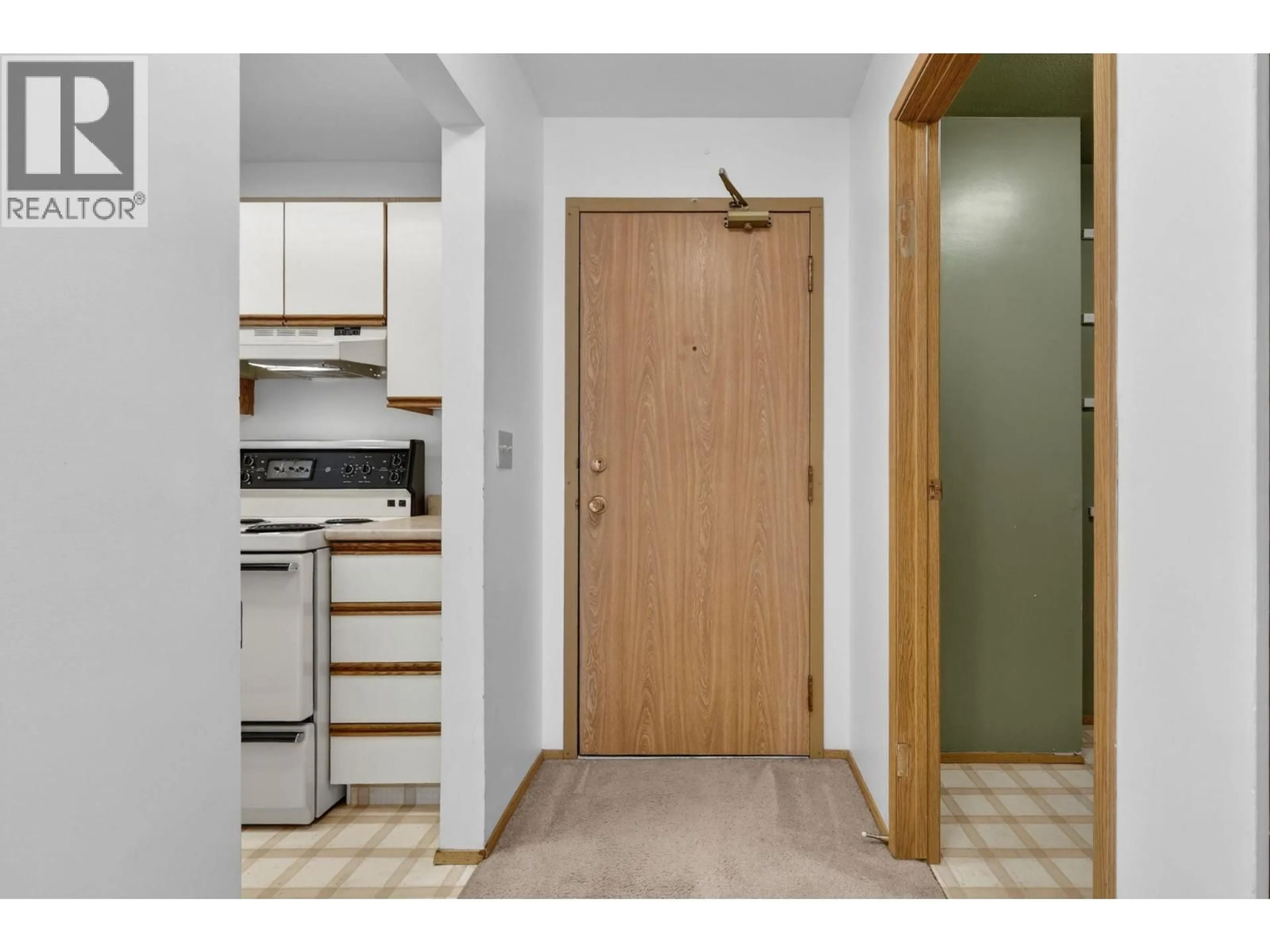 Standard kitchen, unknown for 307 - 3180 DE MONTREUIL COURT, Kelowna British Columbia V1W3W4