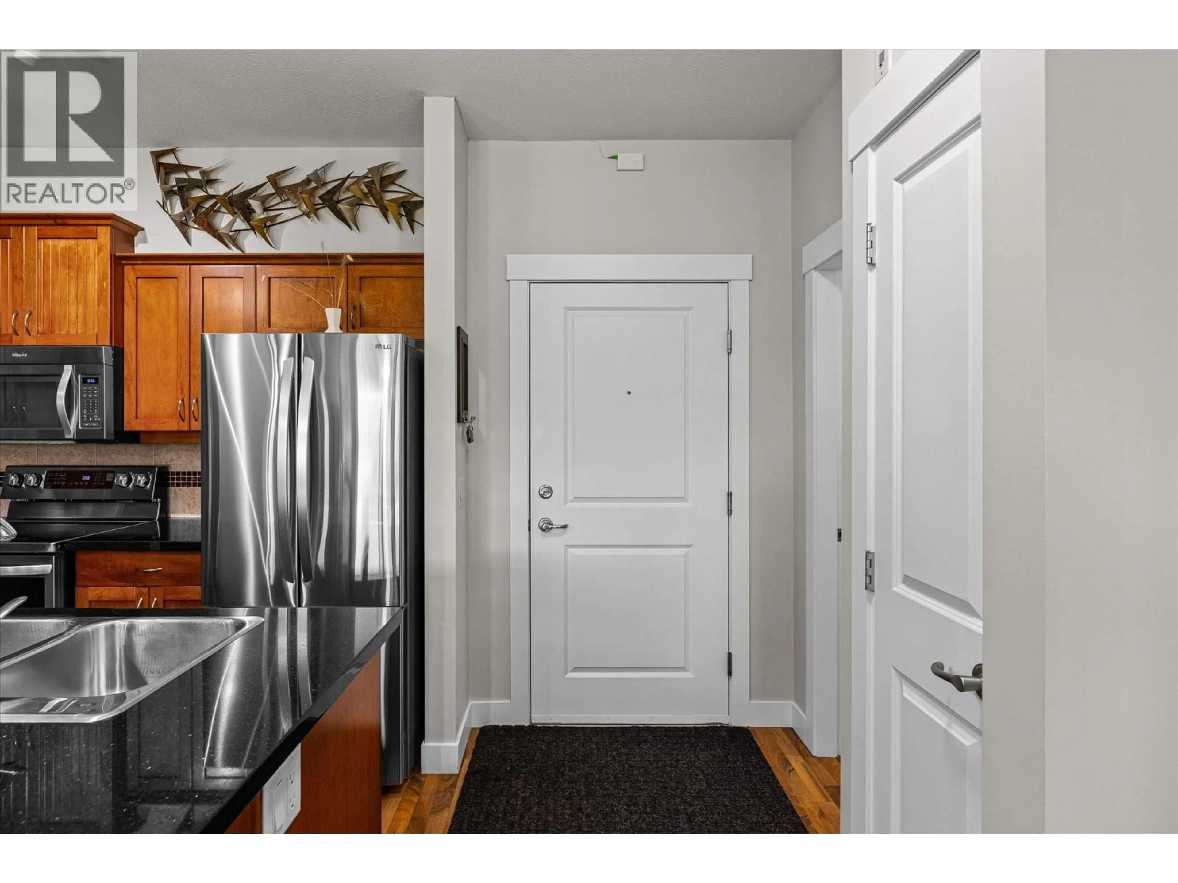 Indoor entryway for 302 - 3545 CARRINGTON ROAD, West Kelowna British Columbia V4T3A1