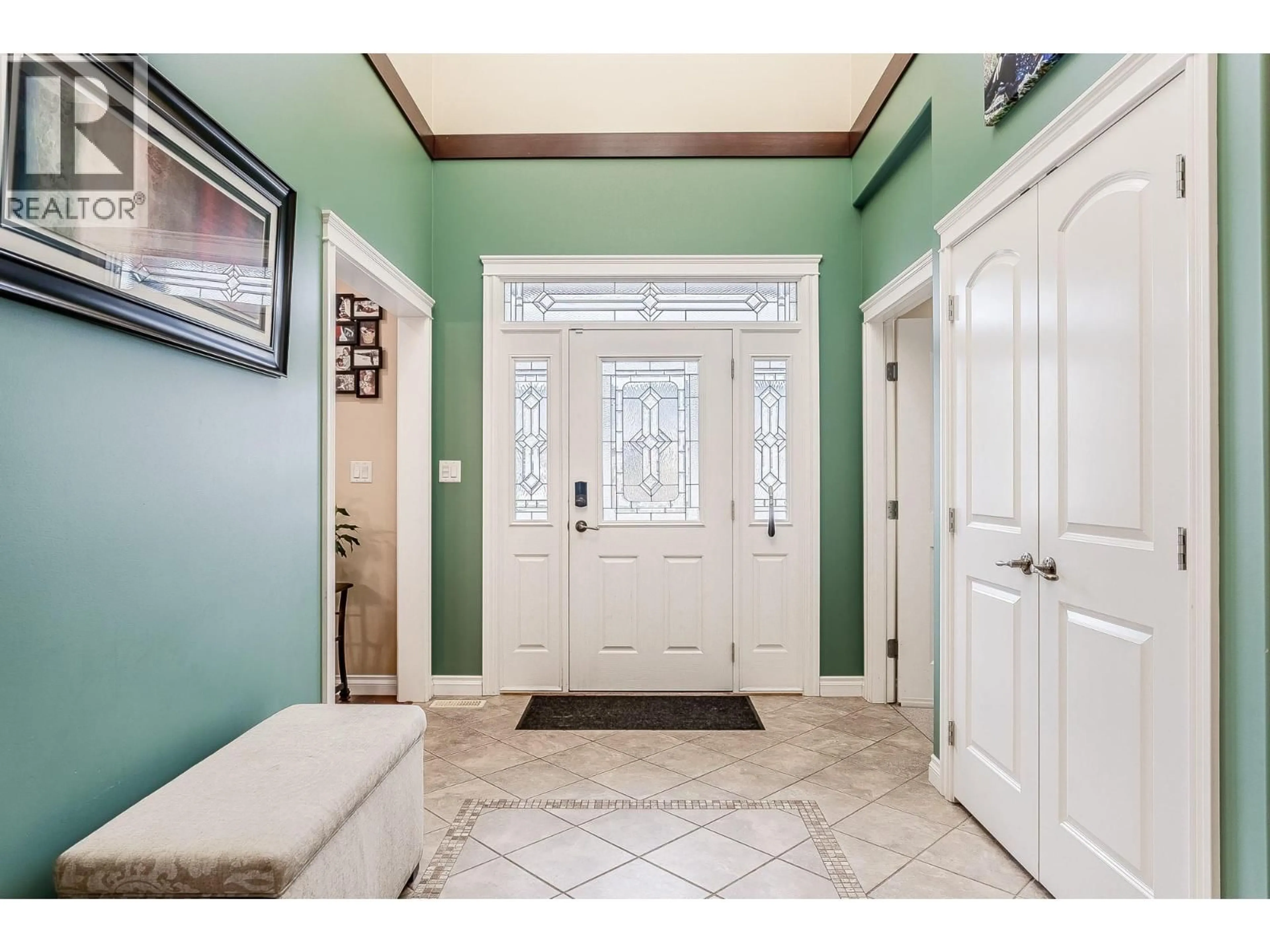 Indoor entryway for 2240 JACKSON AVENUE, Merritt British Columbia V1K1B8