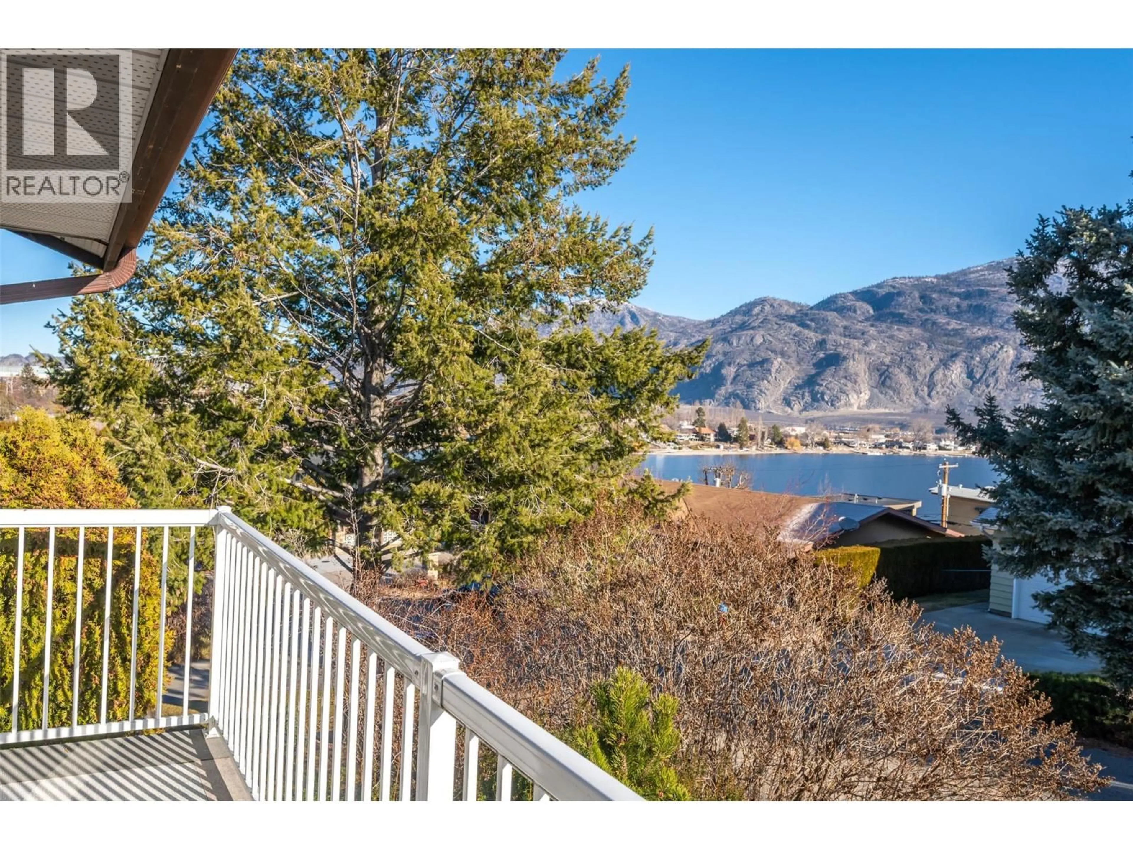 A pic from outside/outdoor area/front of a property/back of a property/a pic from drone, water/lake/river/ocean view for 5 DOGWOOD PLACE, Osoyoos British Columbia V0H1V0