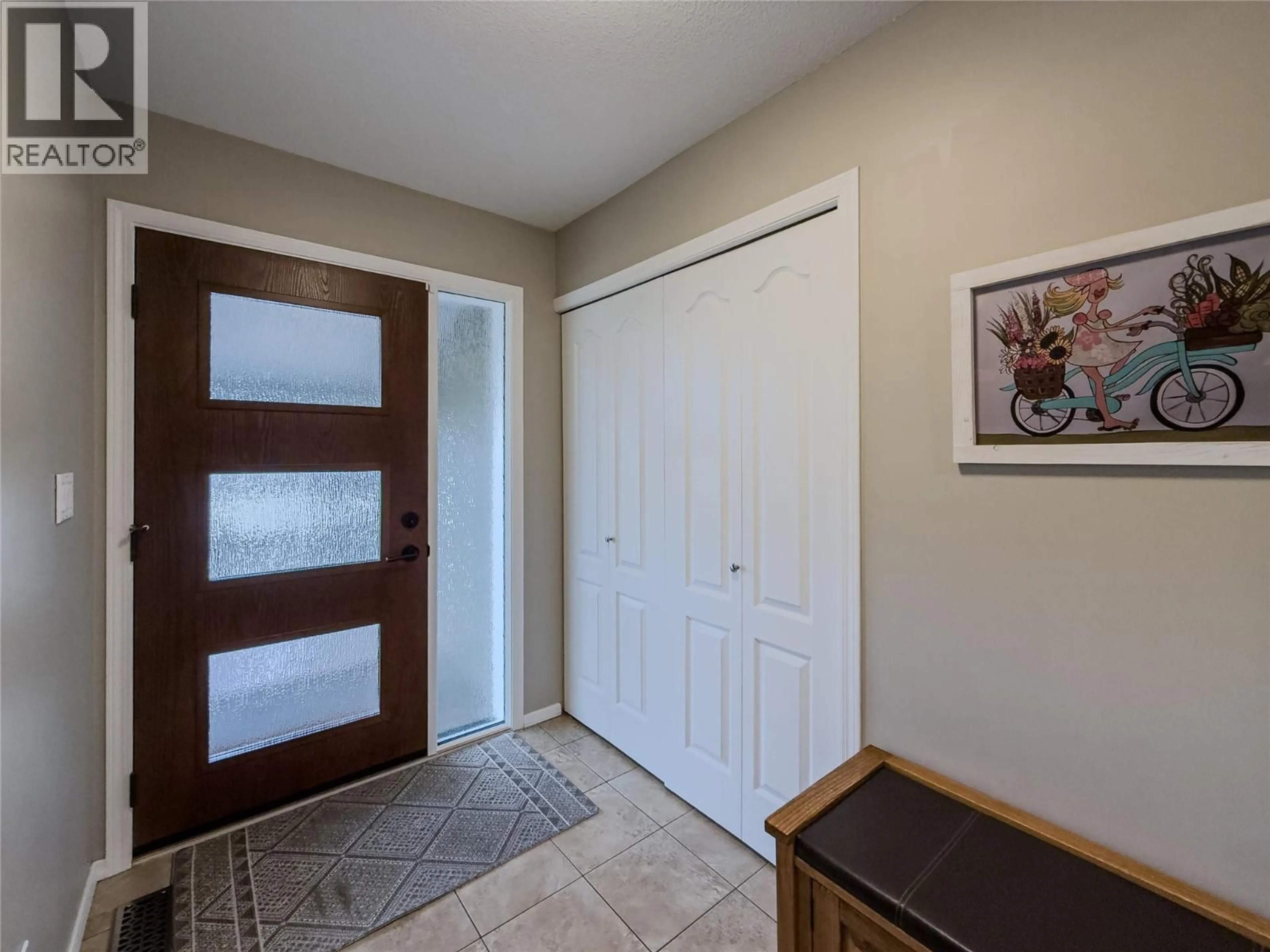 Indoor entryway for 675 MUNRO STREET, Kamloops British Columbia V2C3E5