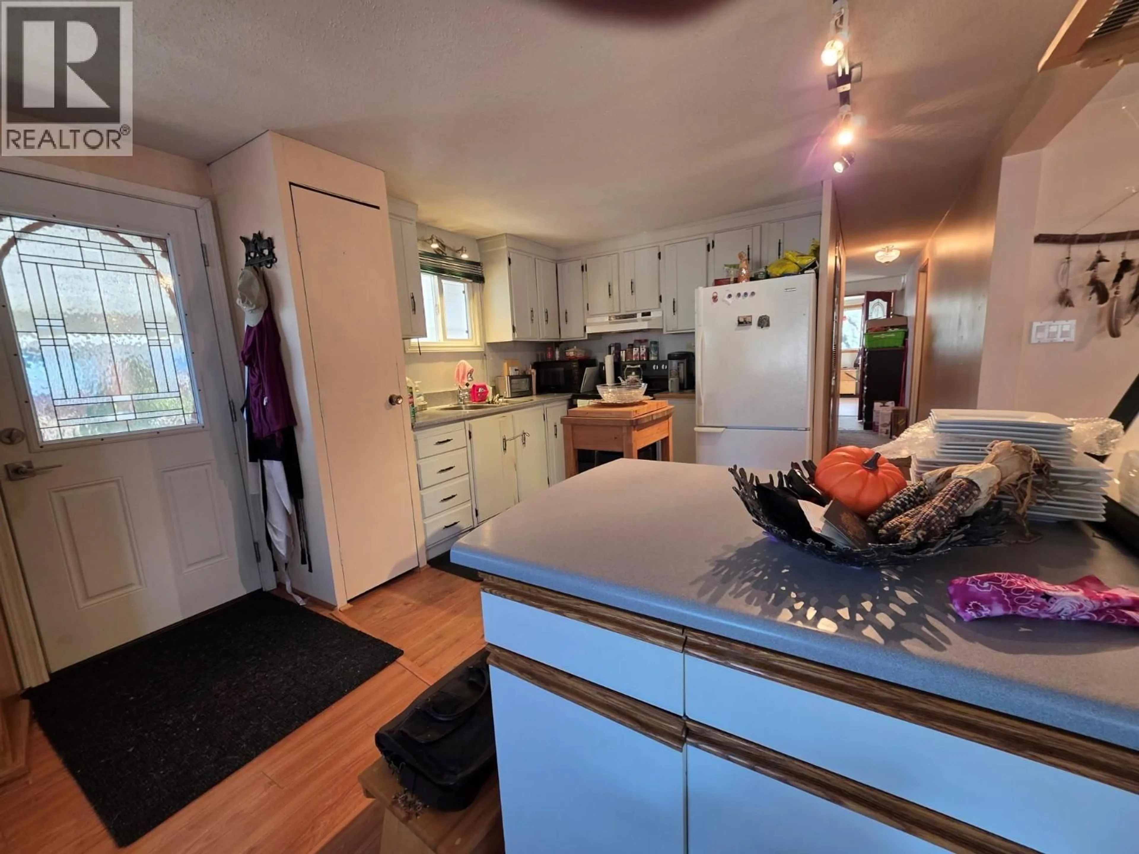 Open concept kitchen, unknown for 4300 VICTORIA AVENUE EAST, Grand Forks British Columbia V0H1H5