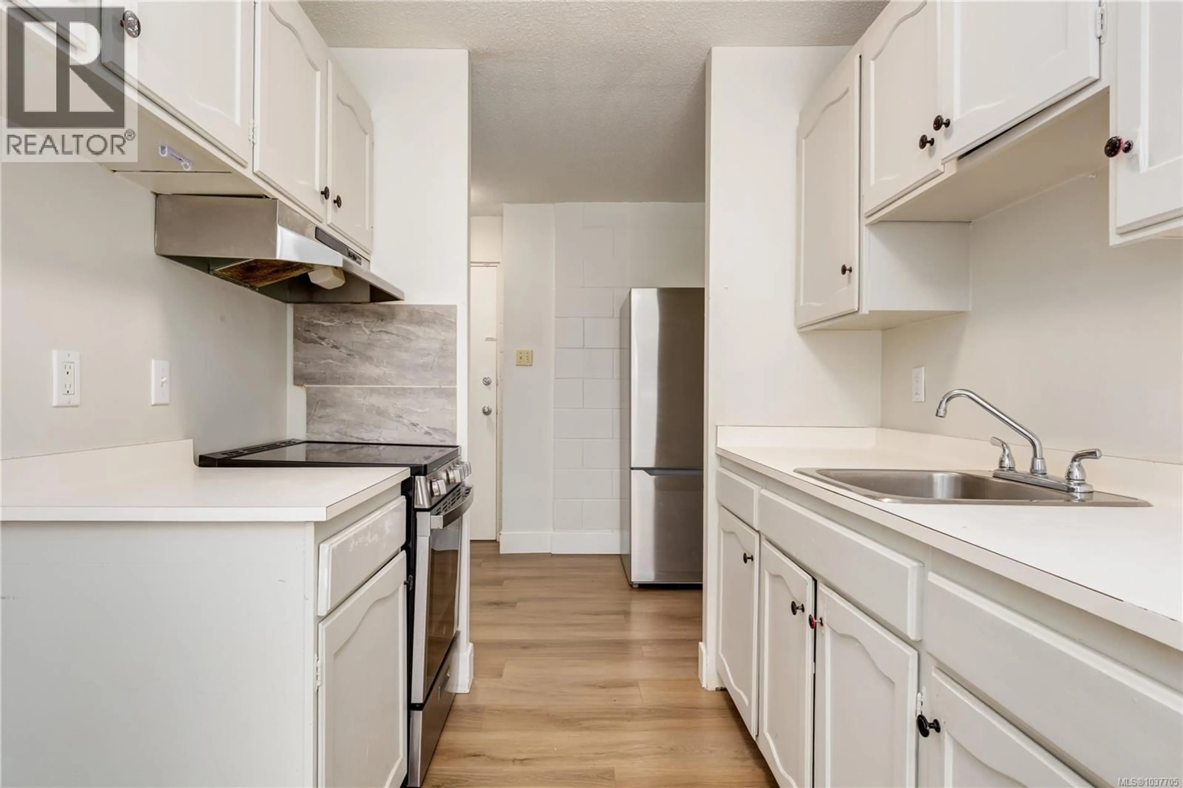 Standard kitchen, unknown for 3107 - 995 BOWEN ROAD, Nanaimo British Columbia V9R2A4