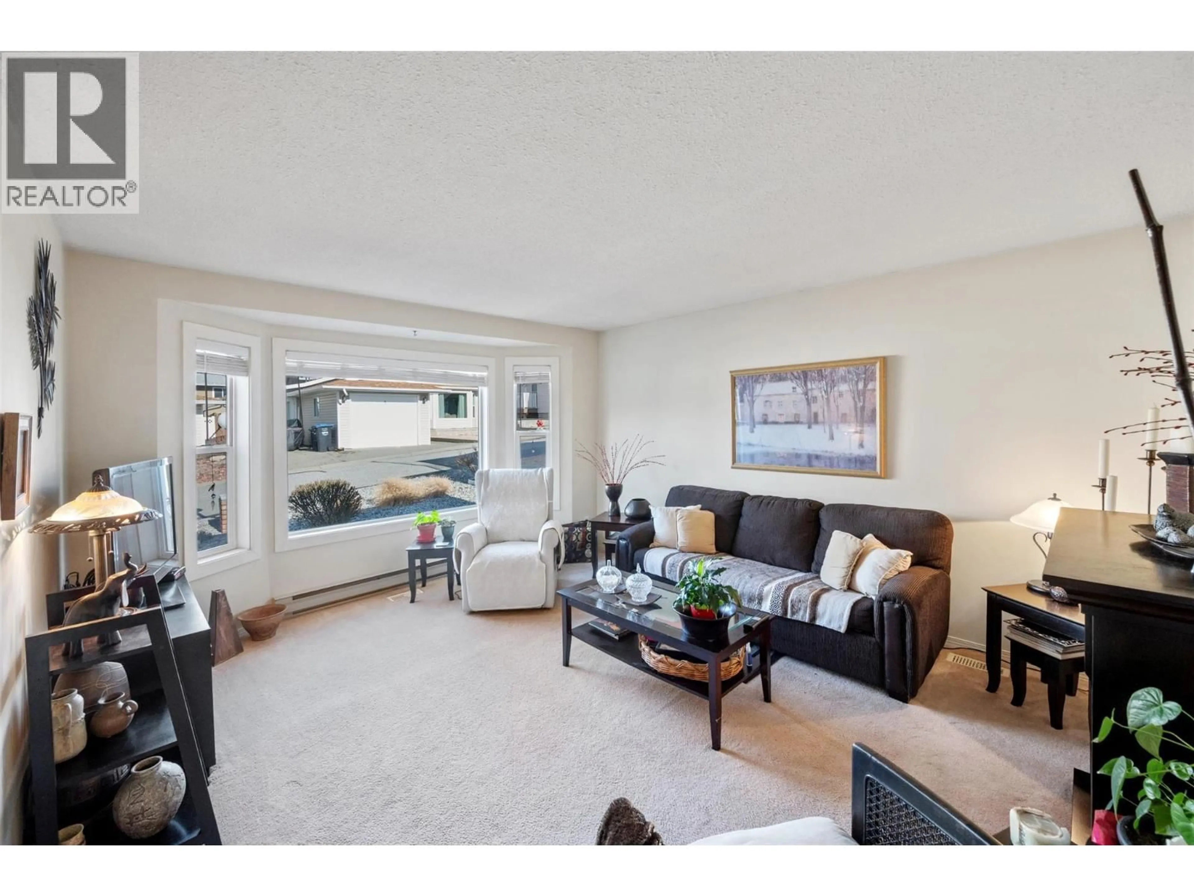 Living room with furniture, unknown for 15 - 3096 SOUTH MAIN STREET, Penticton British Columbia V2A8C1