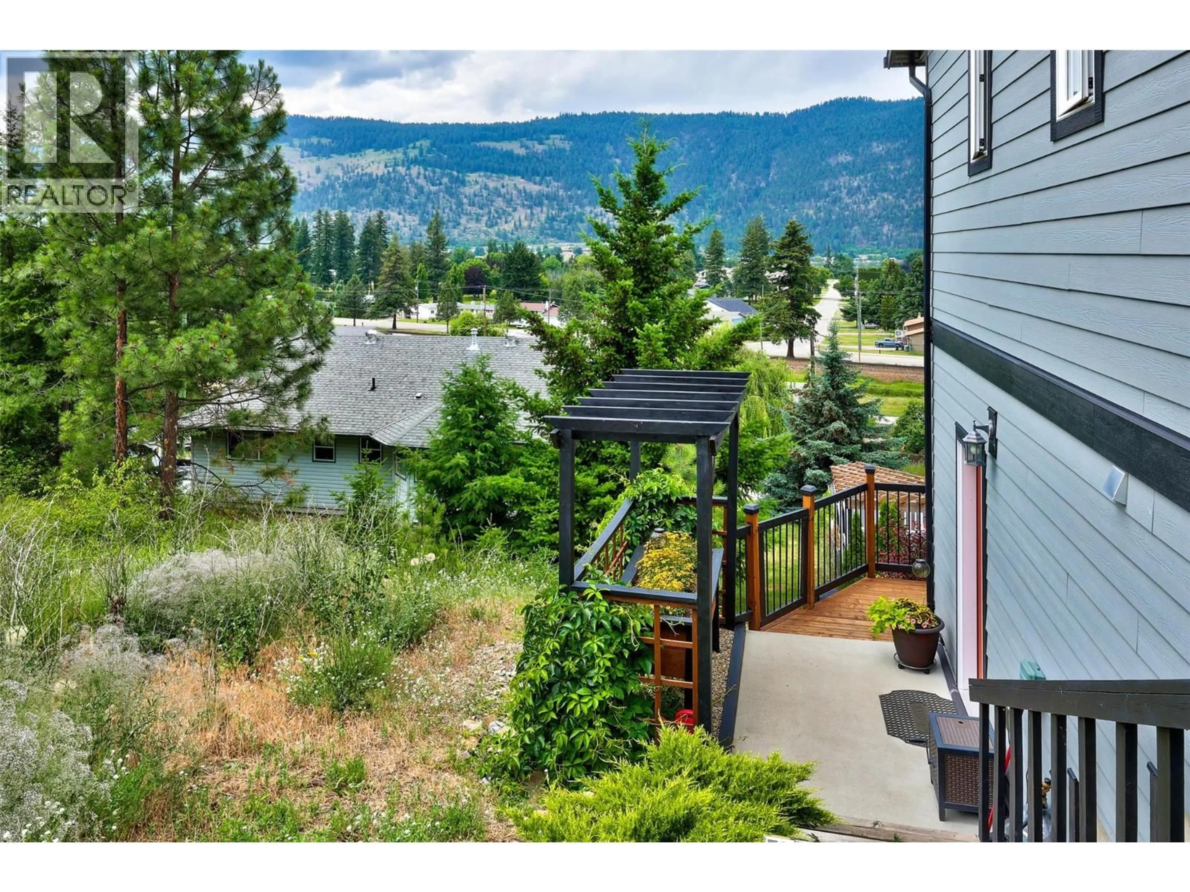 Patio, water/lake/river/ocean view for 1200 MONTGOMERY PLACE, Chase British Columbia V0E1M0
