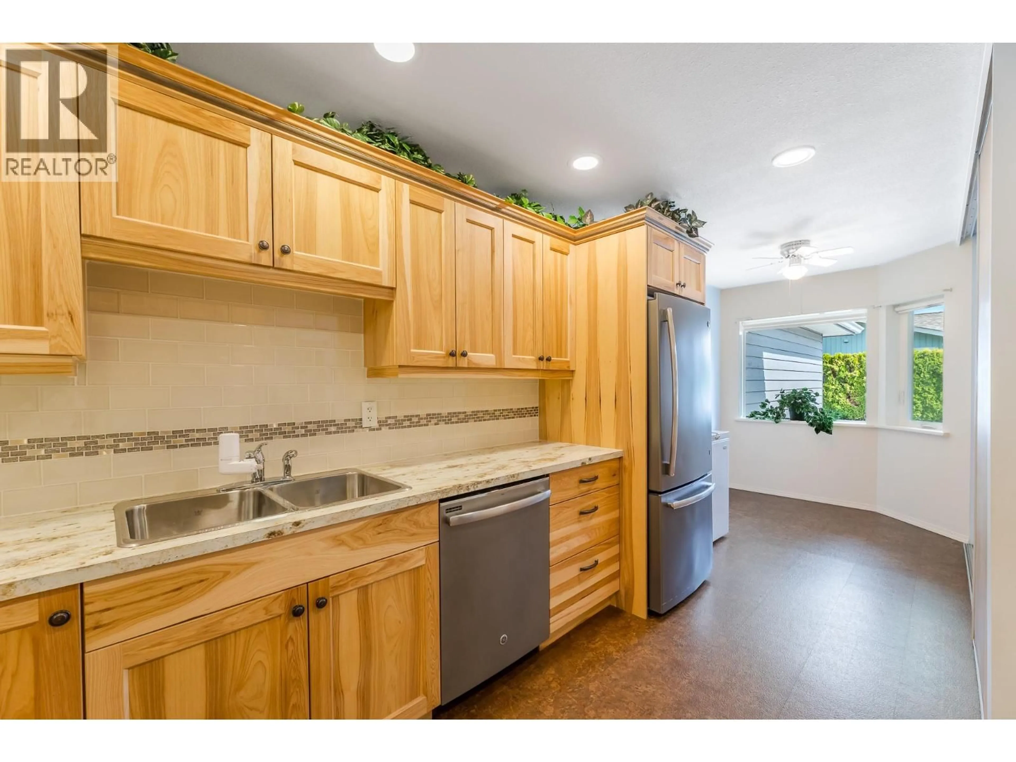 Standard kitchen, unknown for 10 - 11121 SCOTT STREET, Summerland British Columbia V0H1Z0