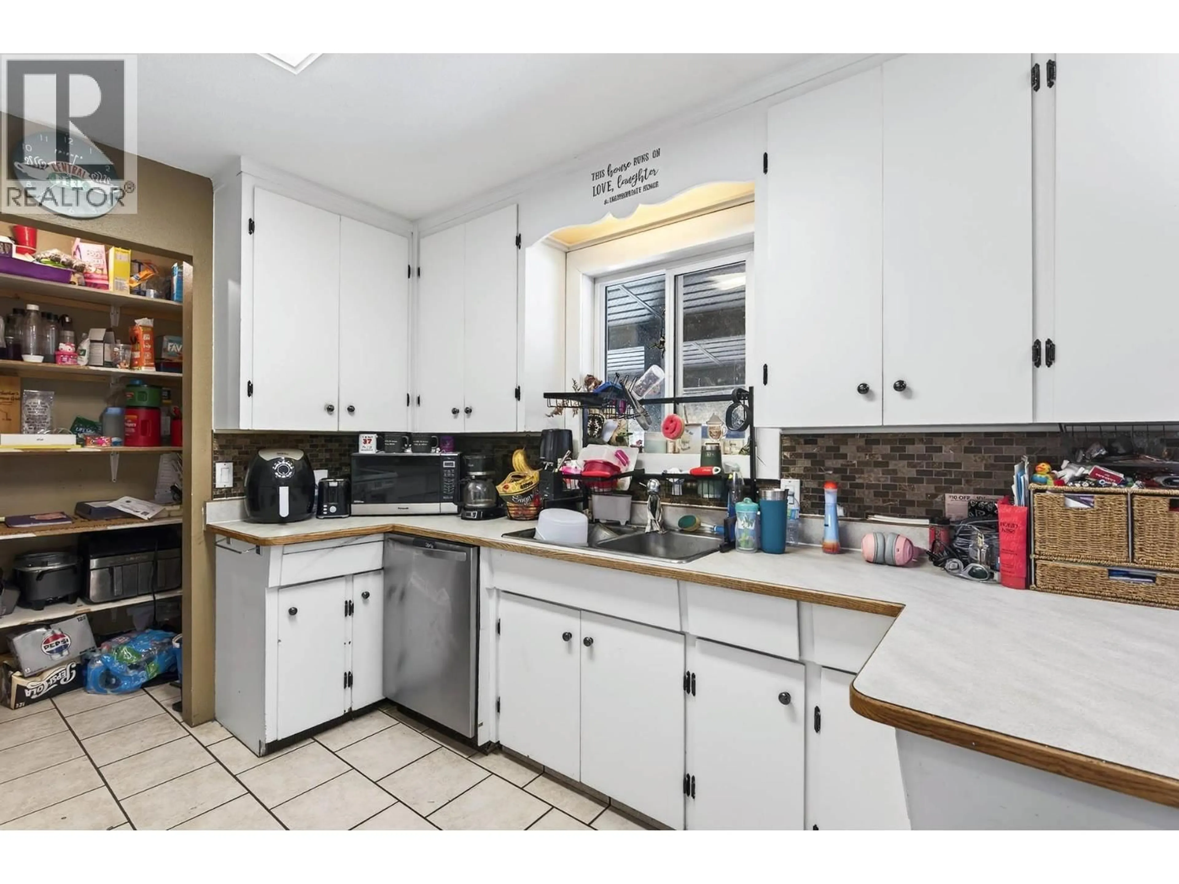 Standard kitchen, ceramic/tile floor for 1050 SCOTT DRIVE, Clearwater British Columbia V0E1N2