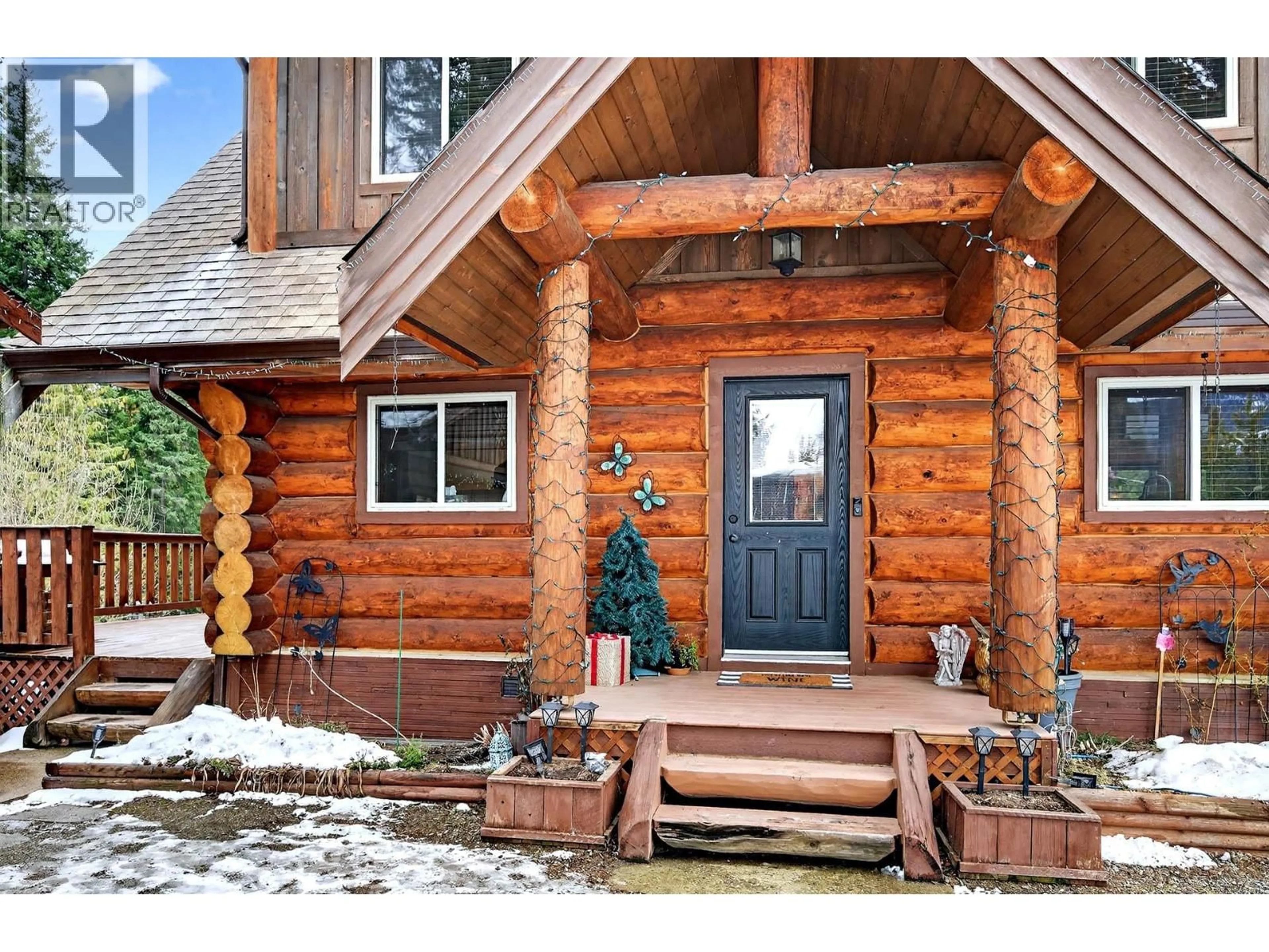 Indoor entryway for 165 OGDEN ROAD, Clearwater British Columbia V0E1N1