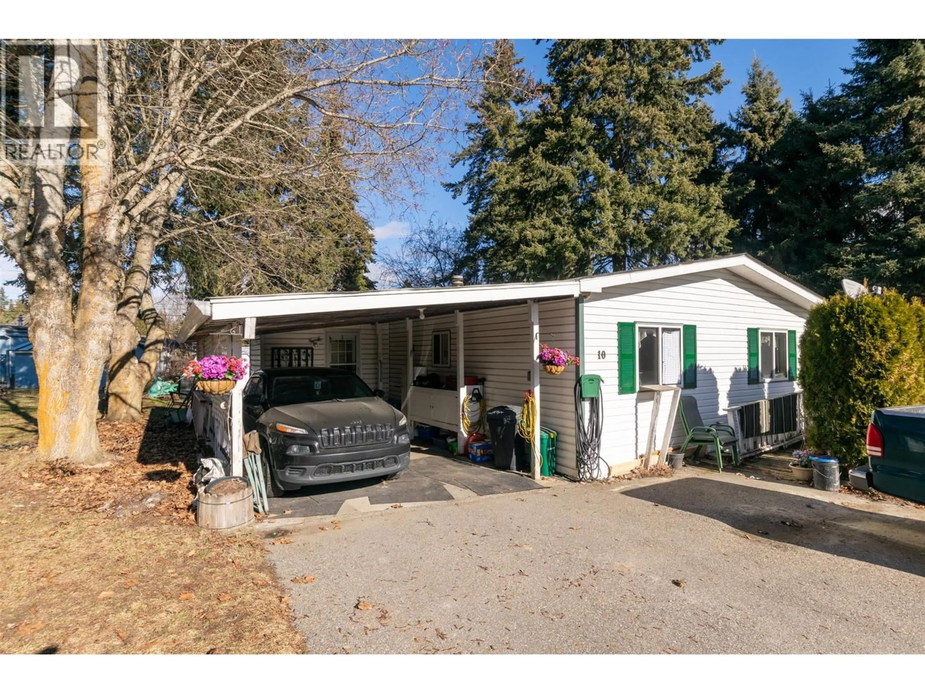 Indoor garage for 10 - 2500 97B HIGHWAY, Salmon Arm British Columbia V1E1A6