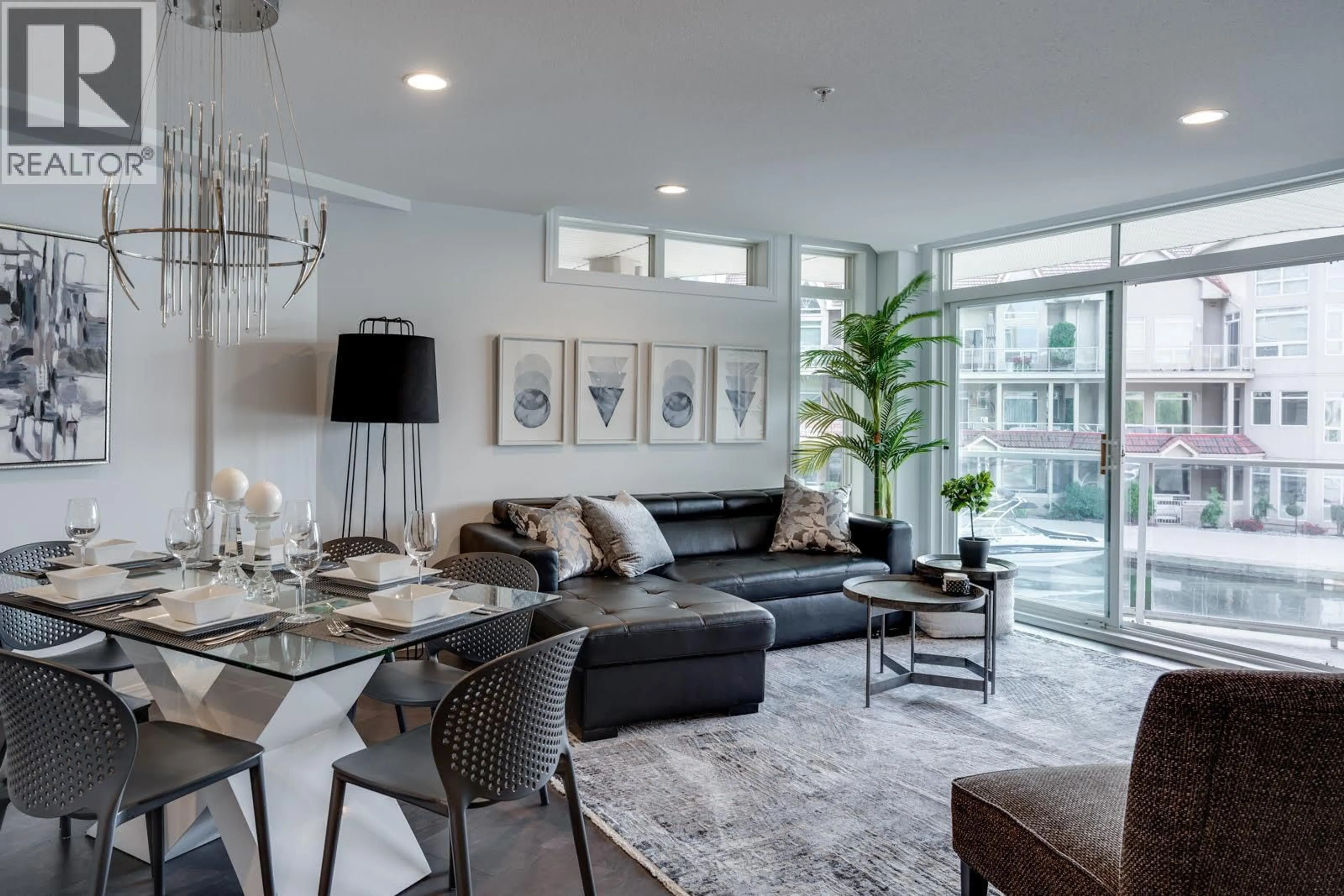 Living room with furniture, unknown for 228 - 1088 SUNSET DRIVE, Kelowna British Columbia V1Y9W1