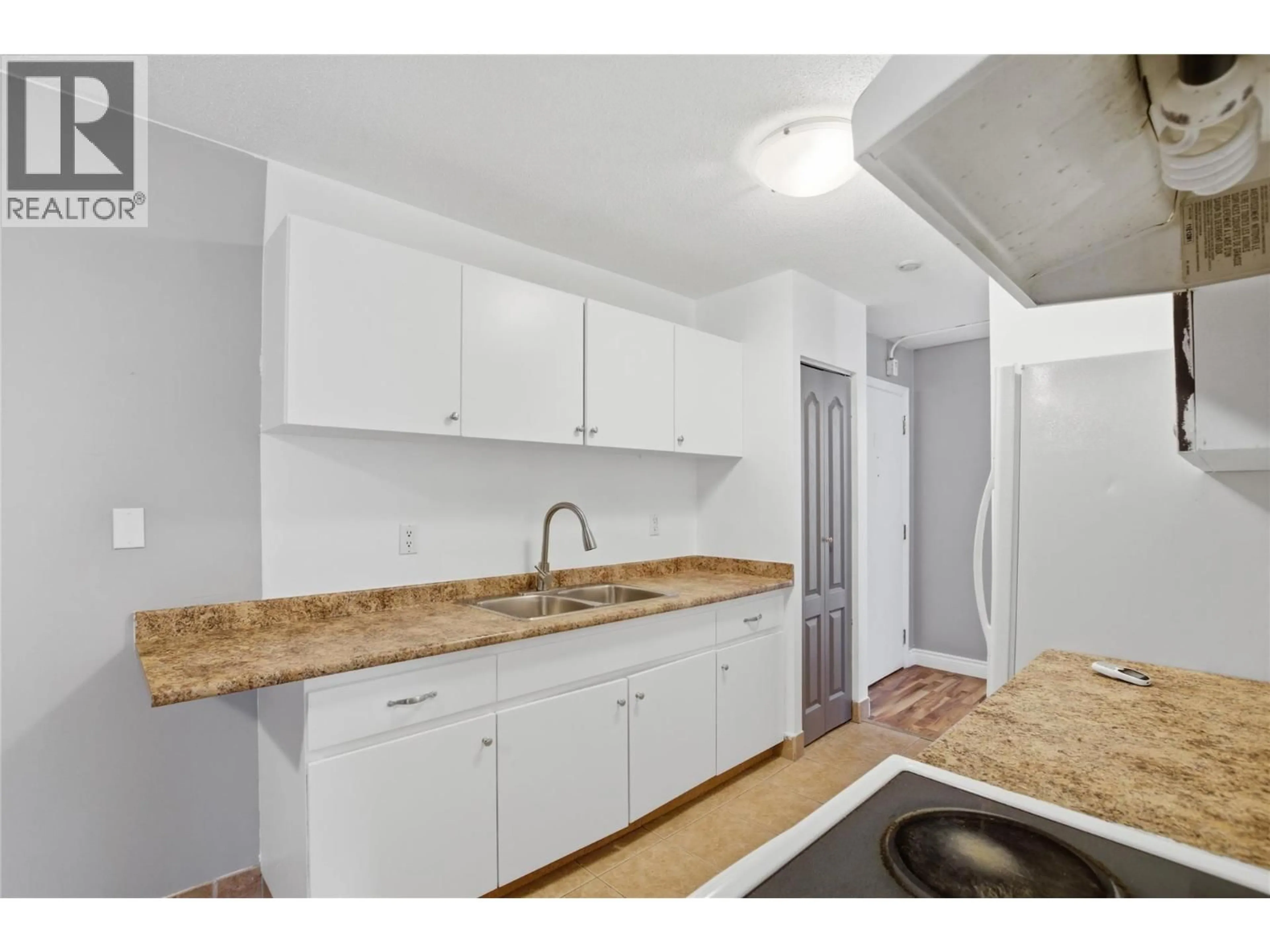 Standard kitchen, unknown for 44 - 1900 TRANQUILLE ROAD, Kamloops British Columbia V2B7V1